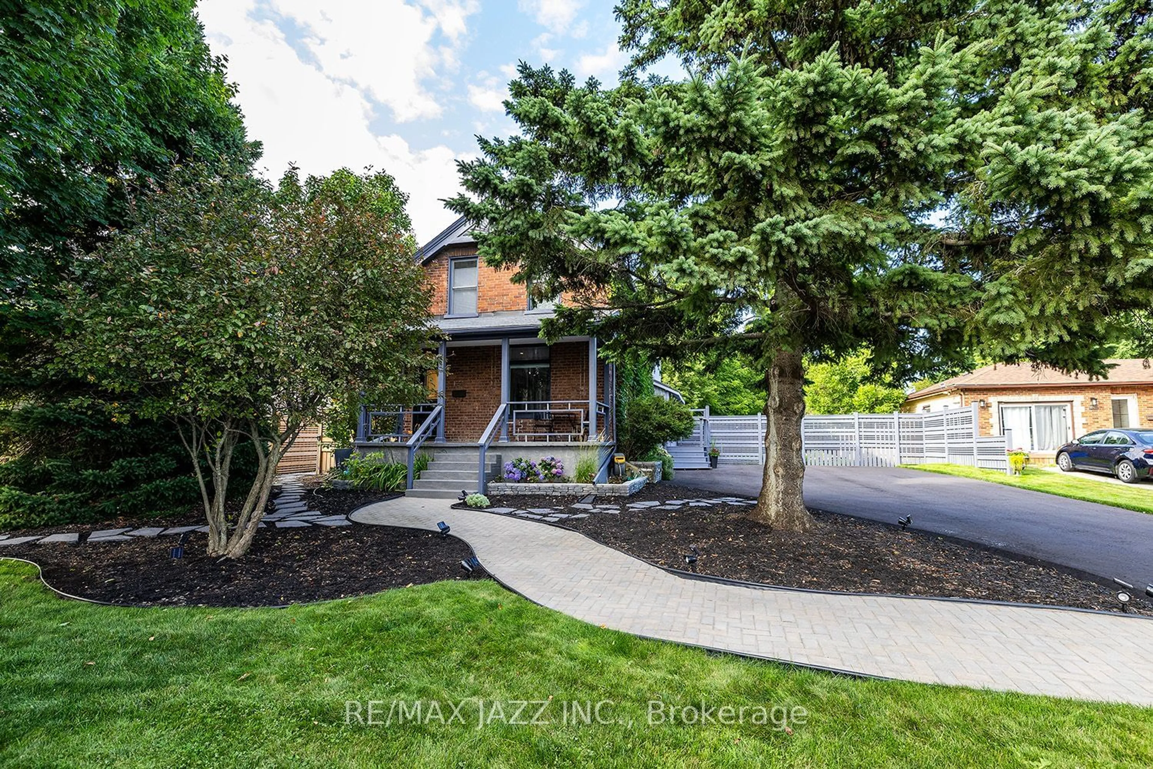 Frontside or backside of a home for 1225 Simcoe St, Oshawa Ontario L1H 4M1