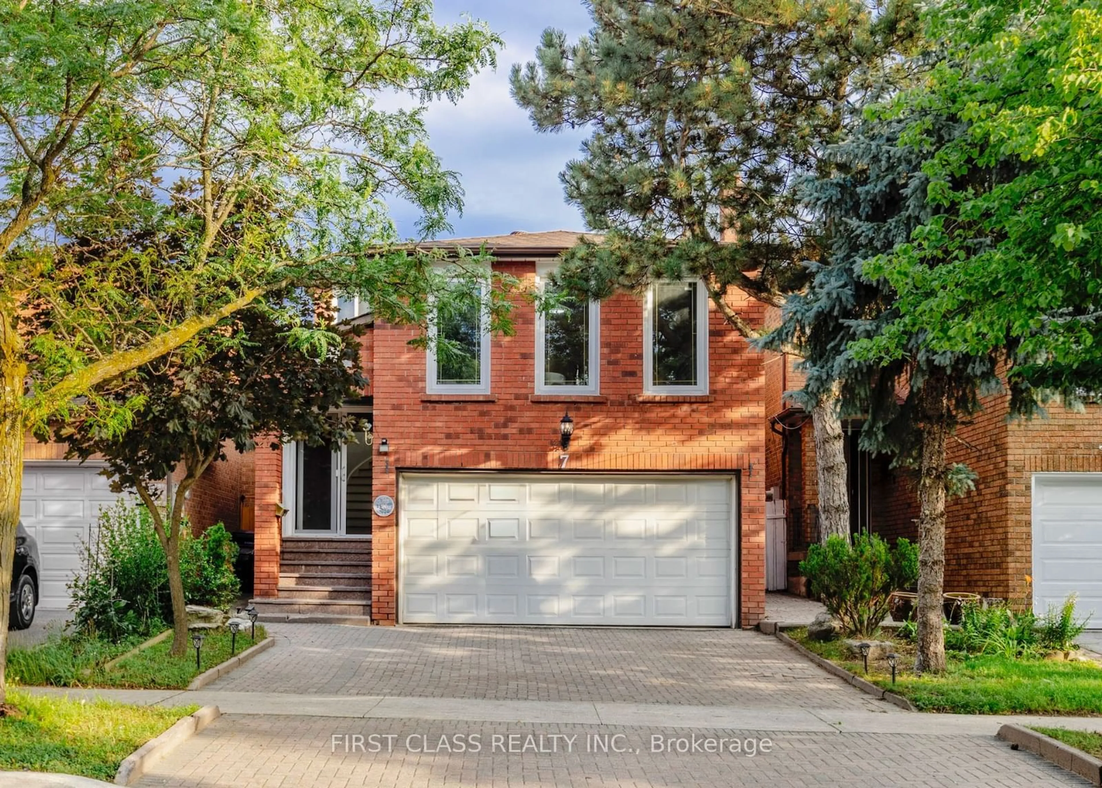 Home with brick exterior material for 7 Treerun Ave, Toronto Ontario M1V 3K8
