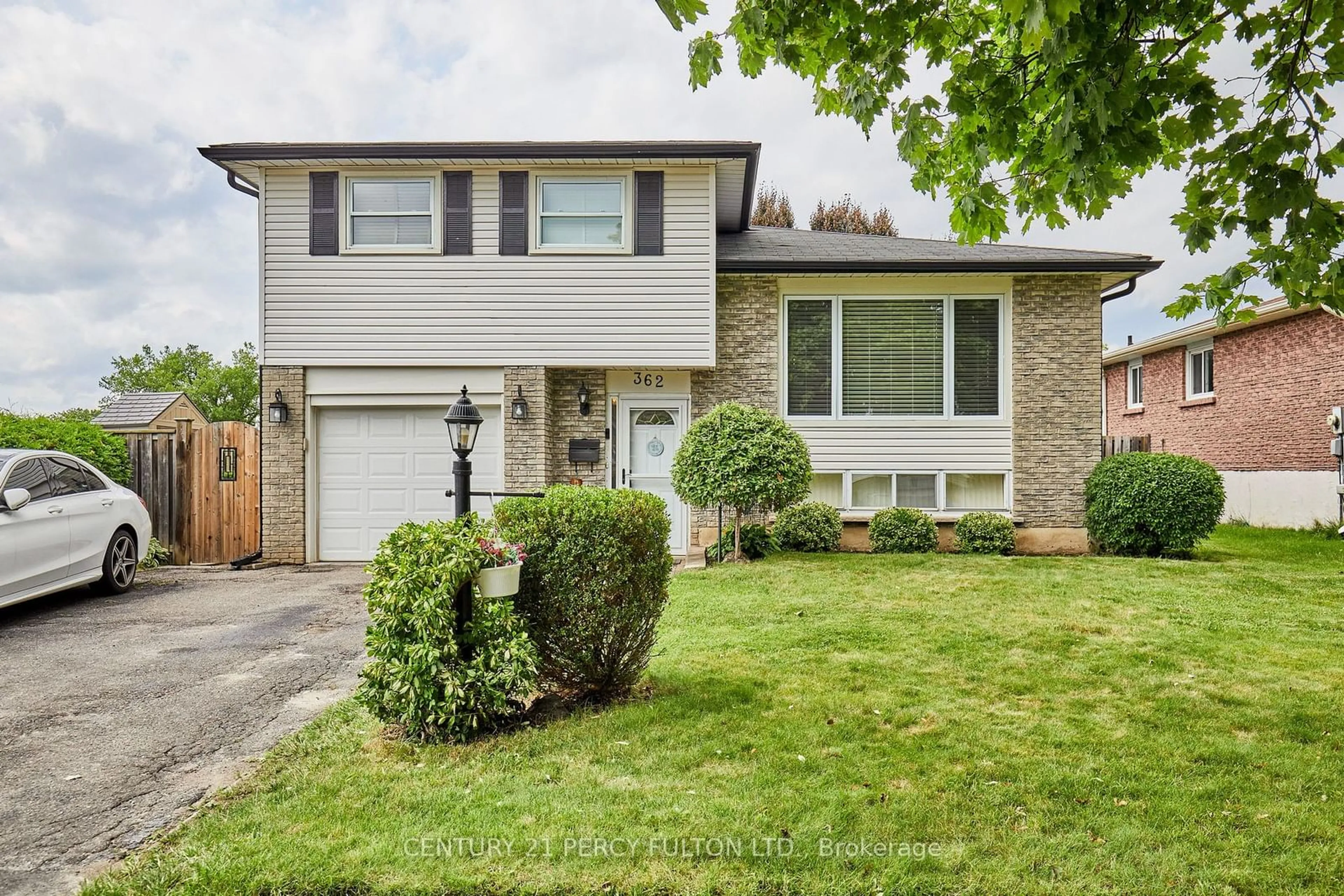 Frontside or backside of a home for 363 New Gate Ave, Oshawa Ontario L1G 2X7