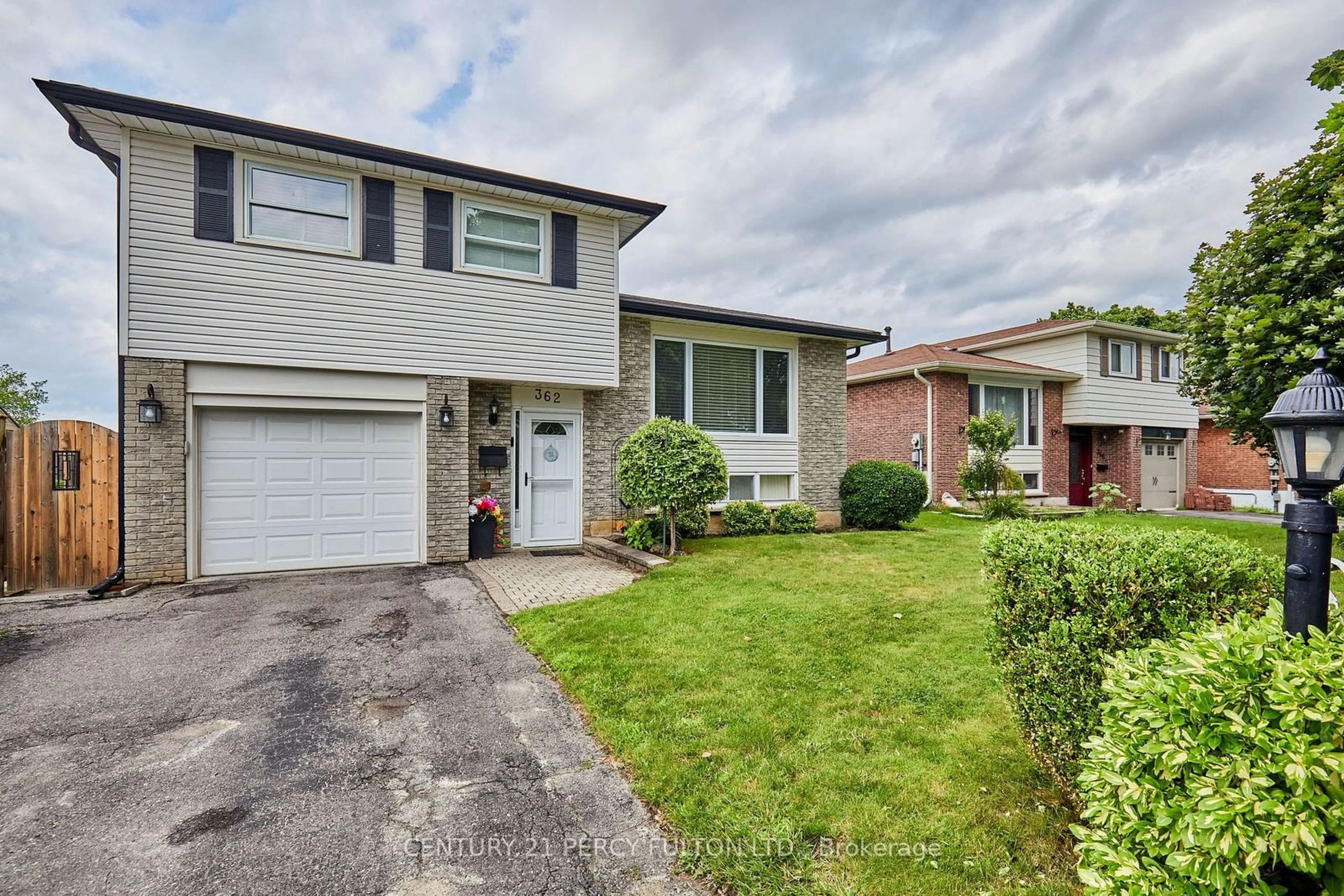 Frontside or backside of a home for 363 New Gate Ave, Oshawa Ontario L1G 2X7