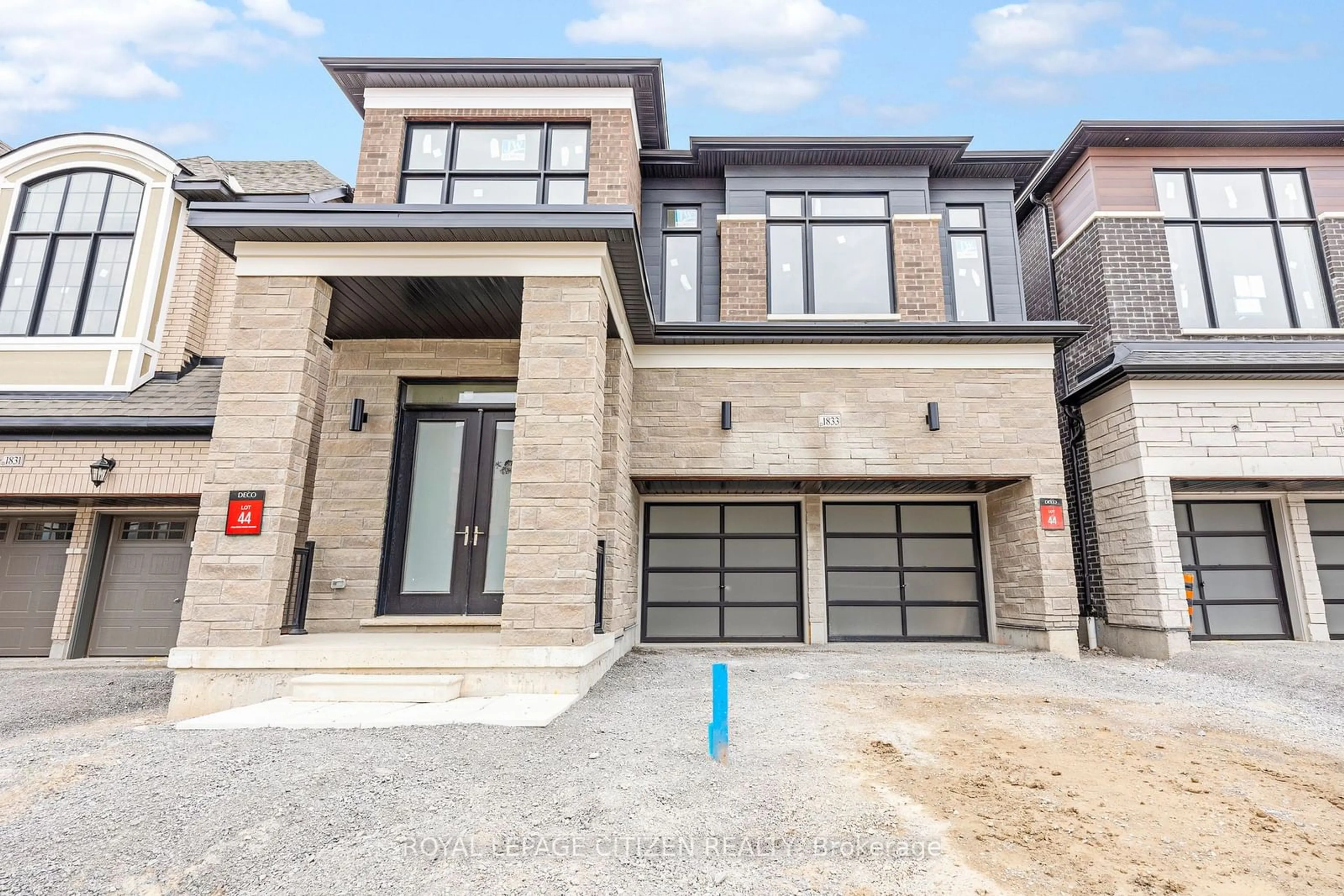 Home with brick exterior material for 1833 Irish Moss Sq, Pickering Ontario L1Y 0B4