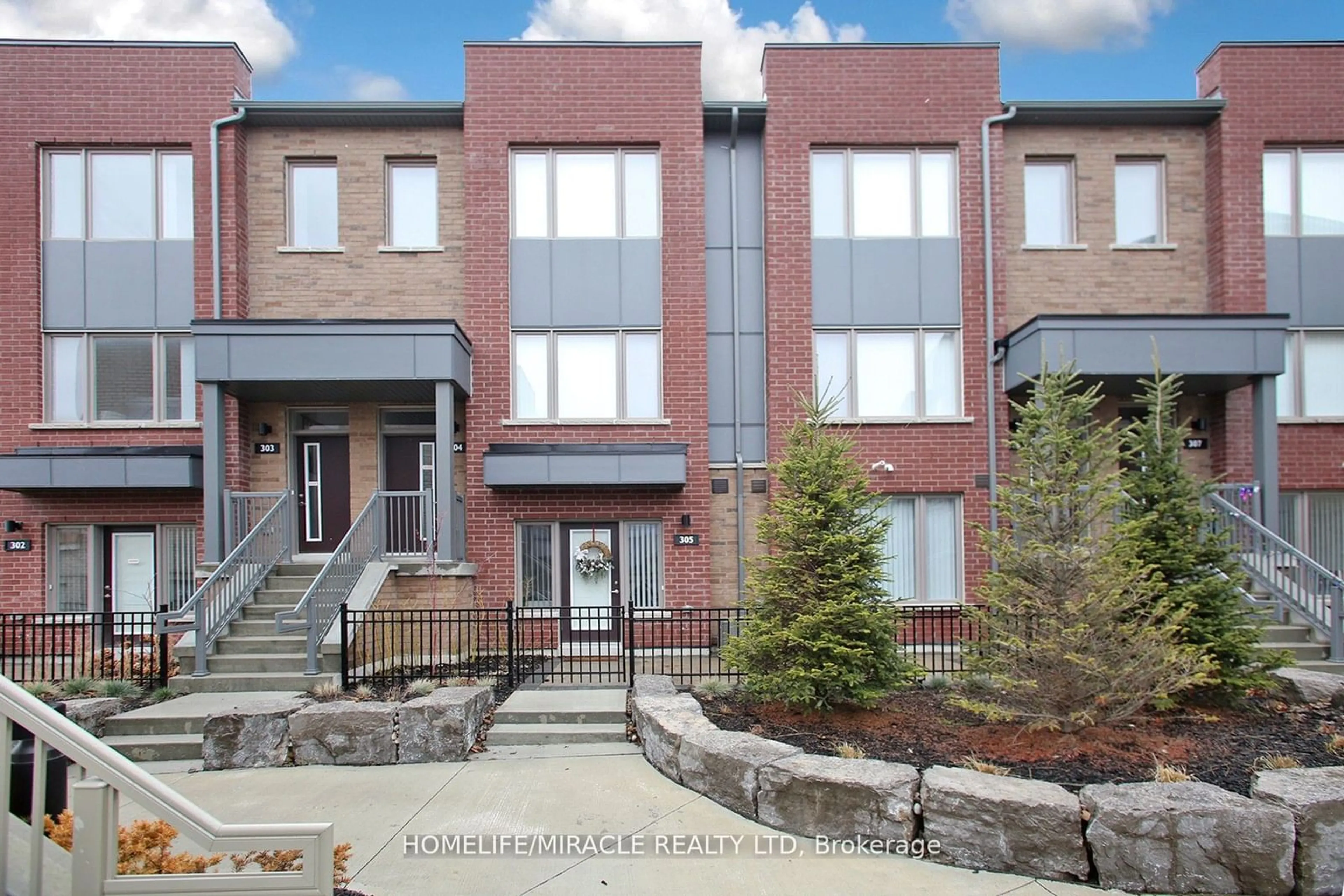 A pic from exterior of the house or condo for 1525 Kingston Rd #305, Pickering Ontario L1V 7H4