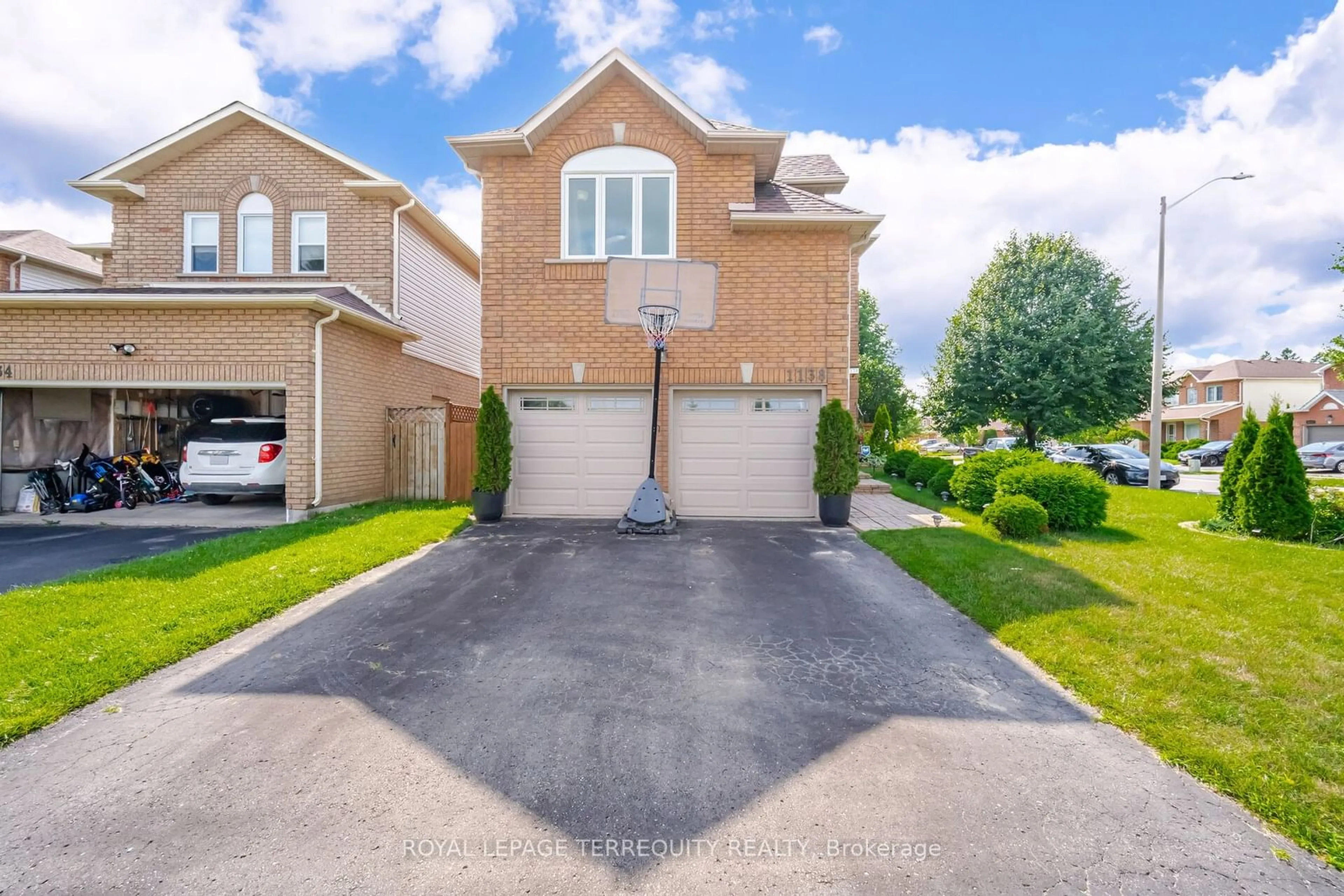 Frontside or backside of a home for 1138 Beaver Valley Cres, Oshawa Ontario L1J 8N3