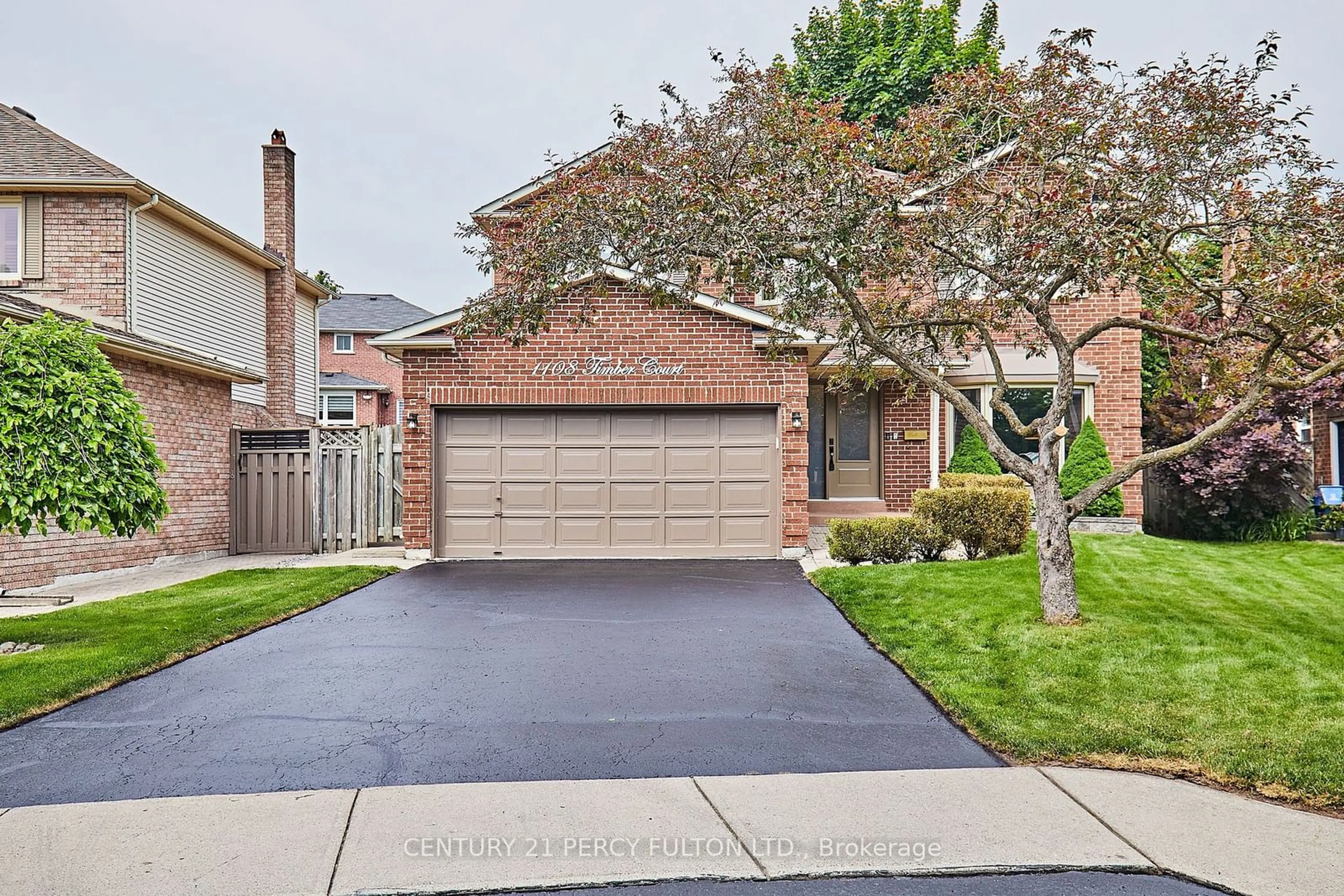 Home with brick exterior material for 1108 Timber Crt, Pickering Ontario L1X 1T4