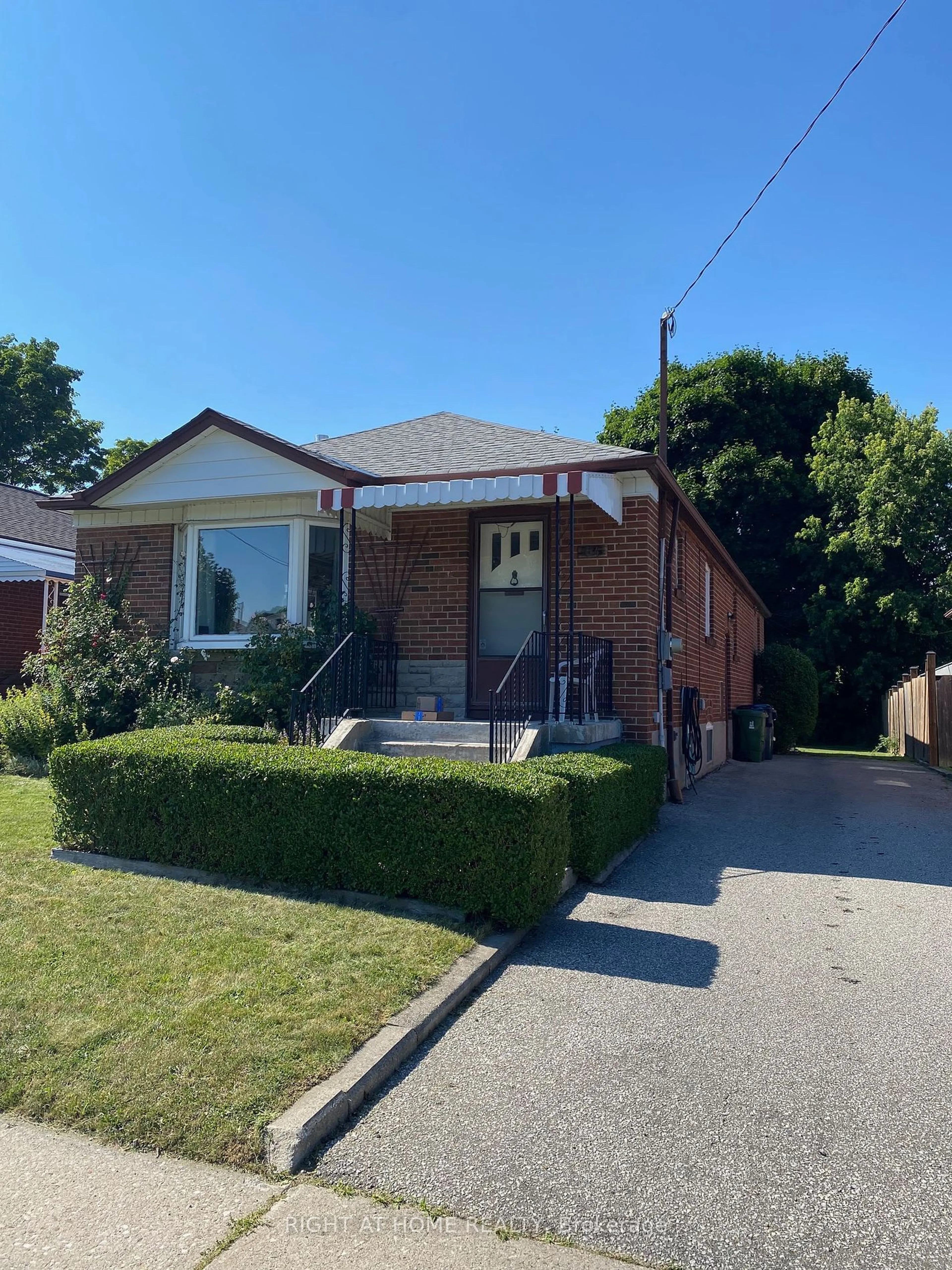 Frontside or backside of a home for 64 Exford Dr, Toronto Ontario M1P 1M3