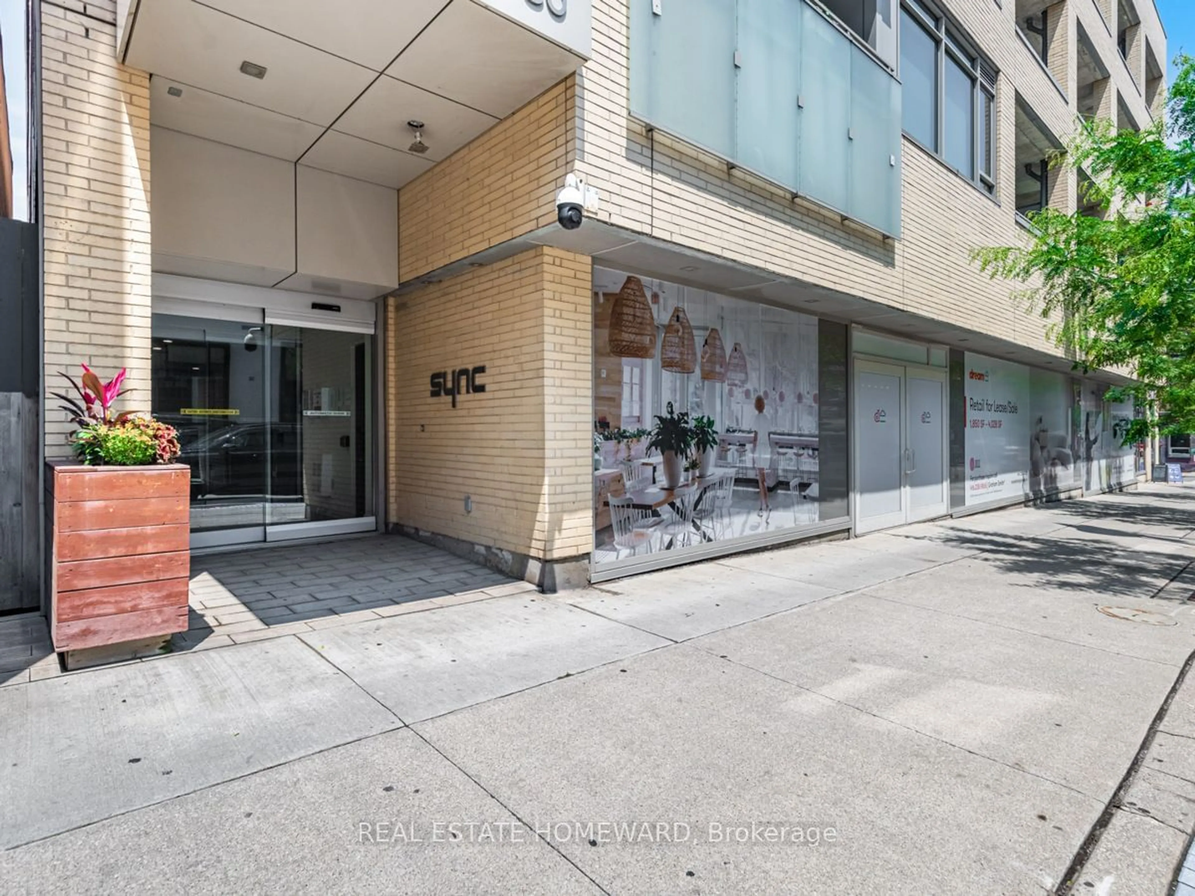 Street view for 630 Queen St #403, Toronto Ontario M4M 1G3