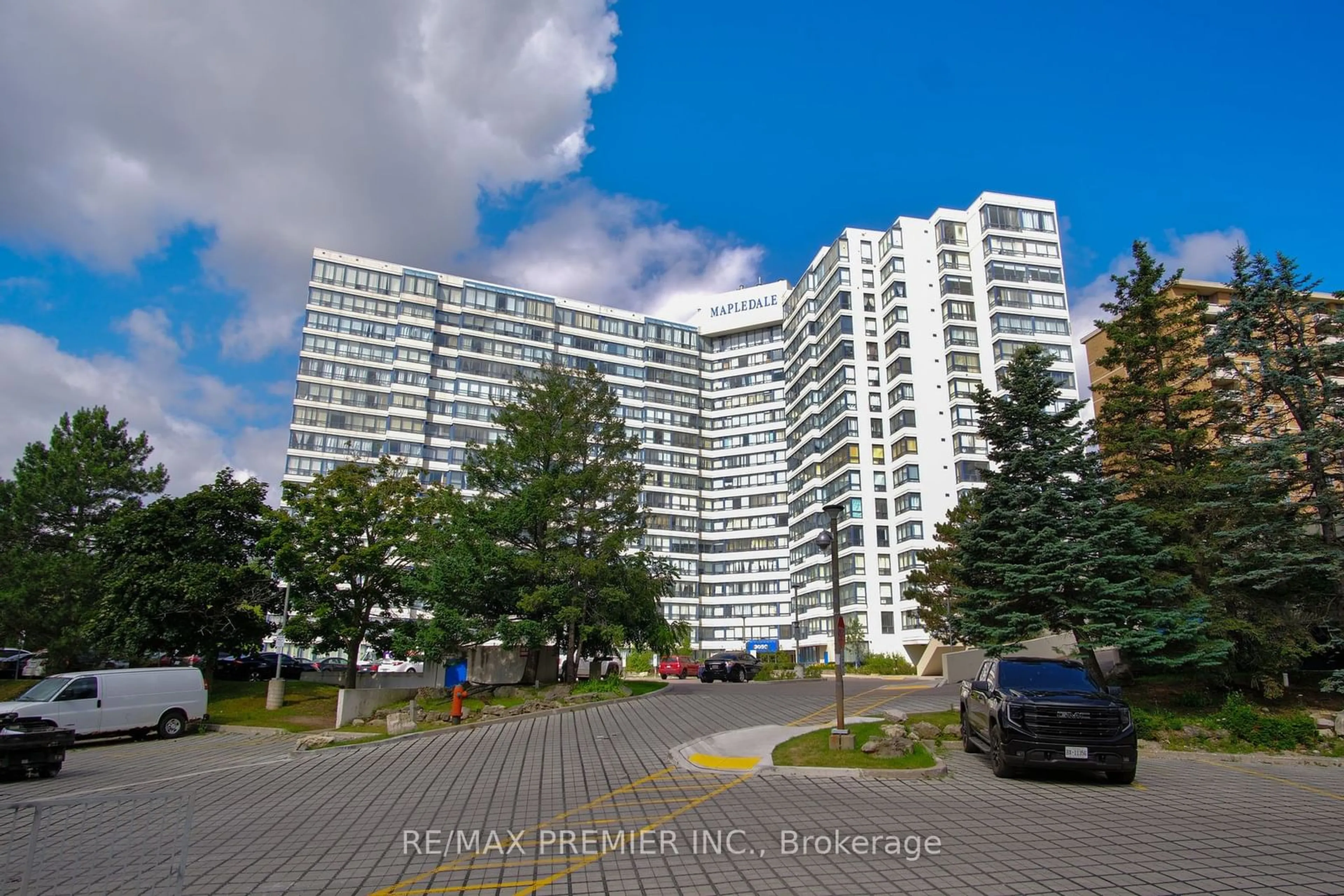 A pic from exterior of the house or condo for 3050 Ellesmere Rd #1218, Toronto Ontario M1E 5E6