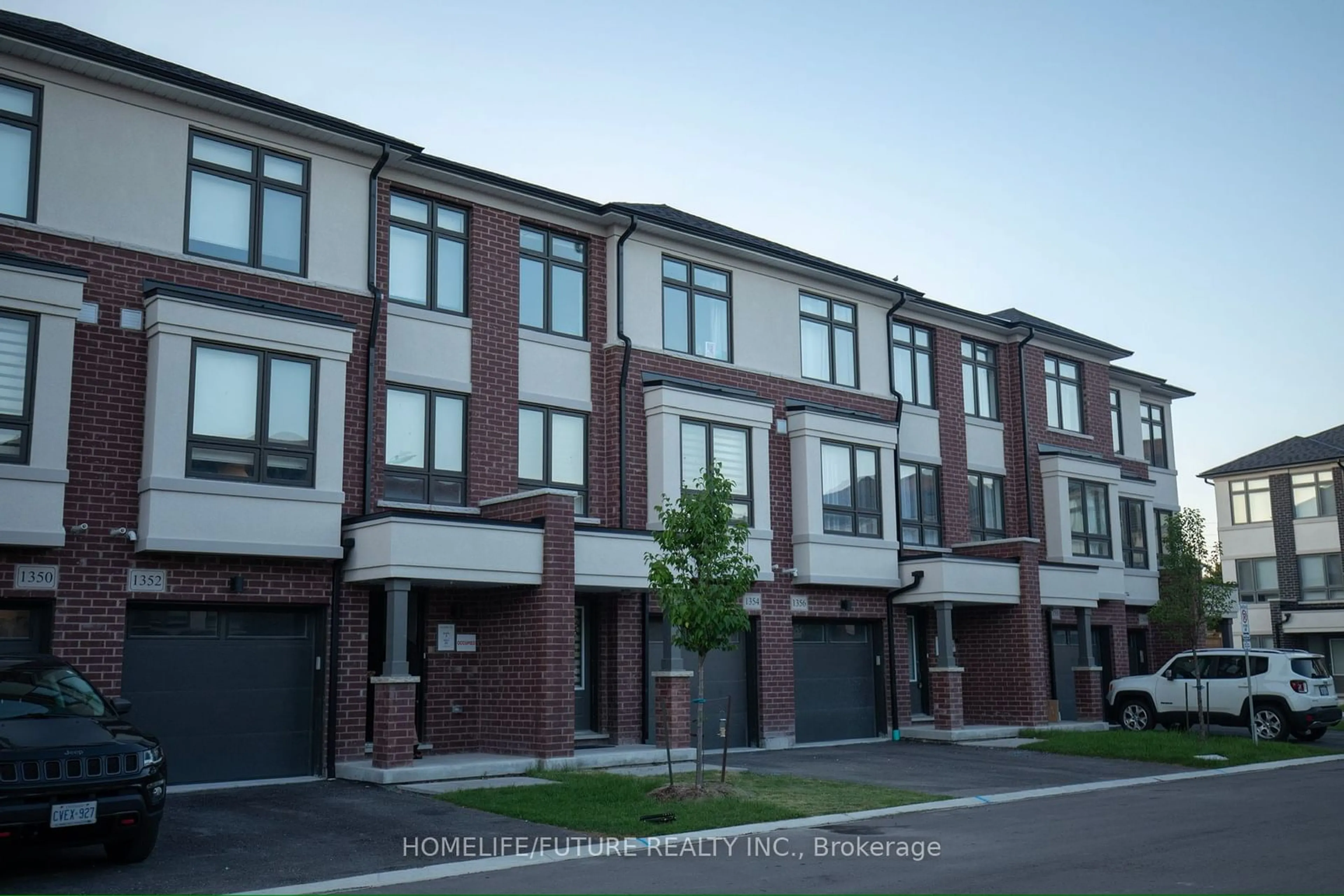 A pic from exterior of the house or condo for 1352 Bradenton Path, Oshawa Ontario L1K 1A9