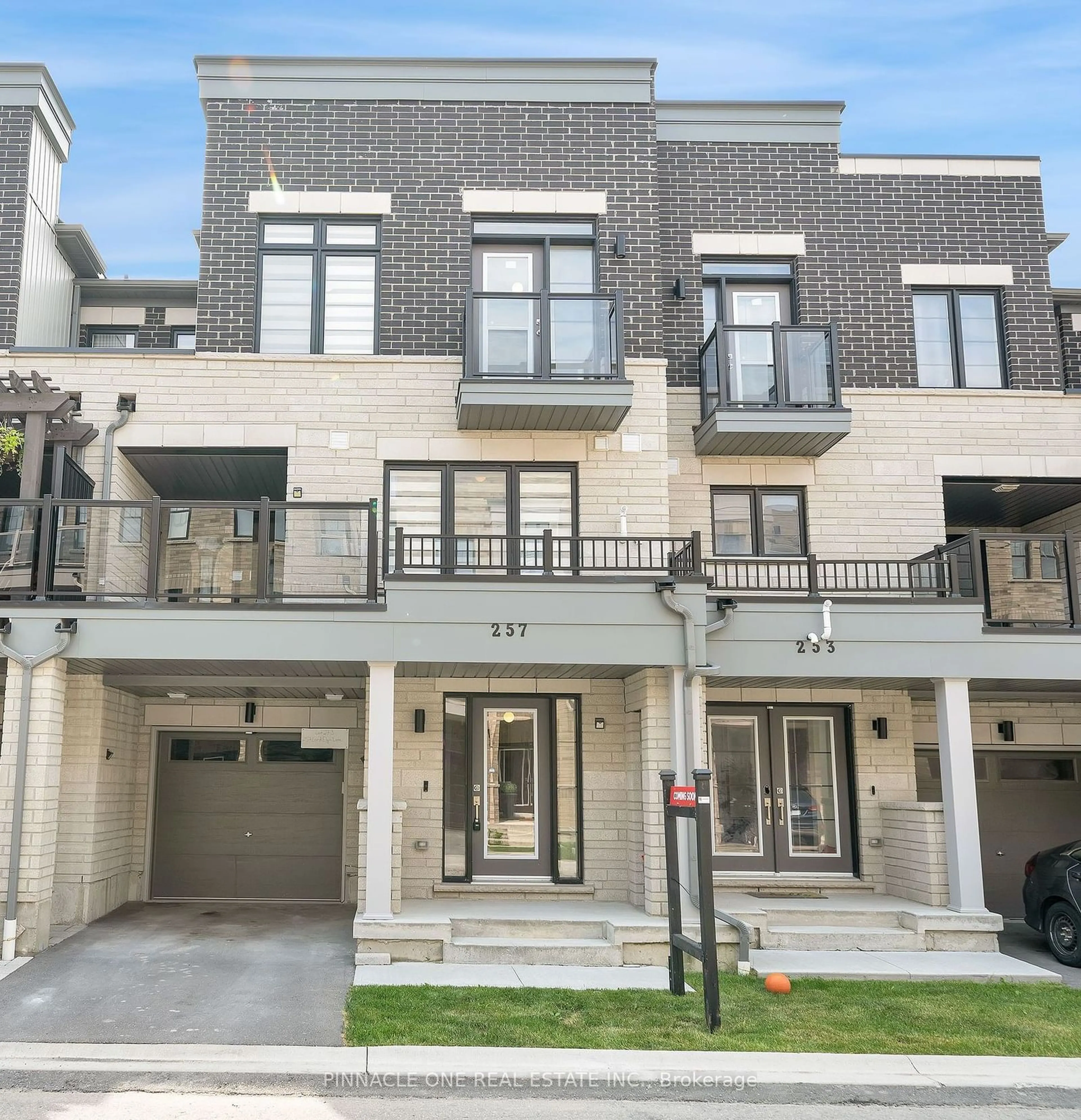 A pic from exterior of the house or condo for 257 Lord Elgin Lane, Clarington Ontario L1C 7E8