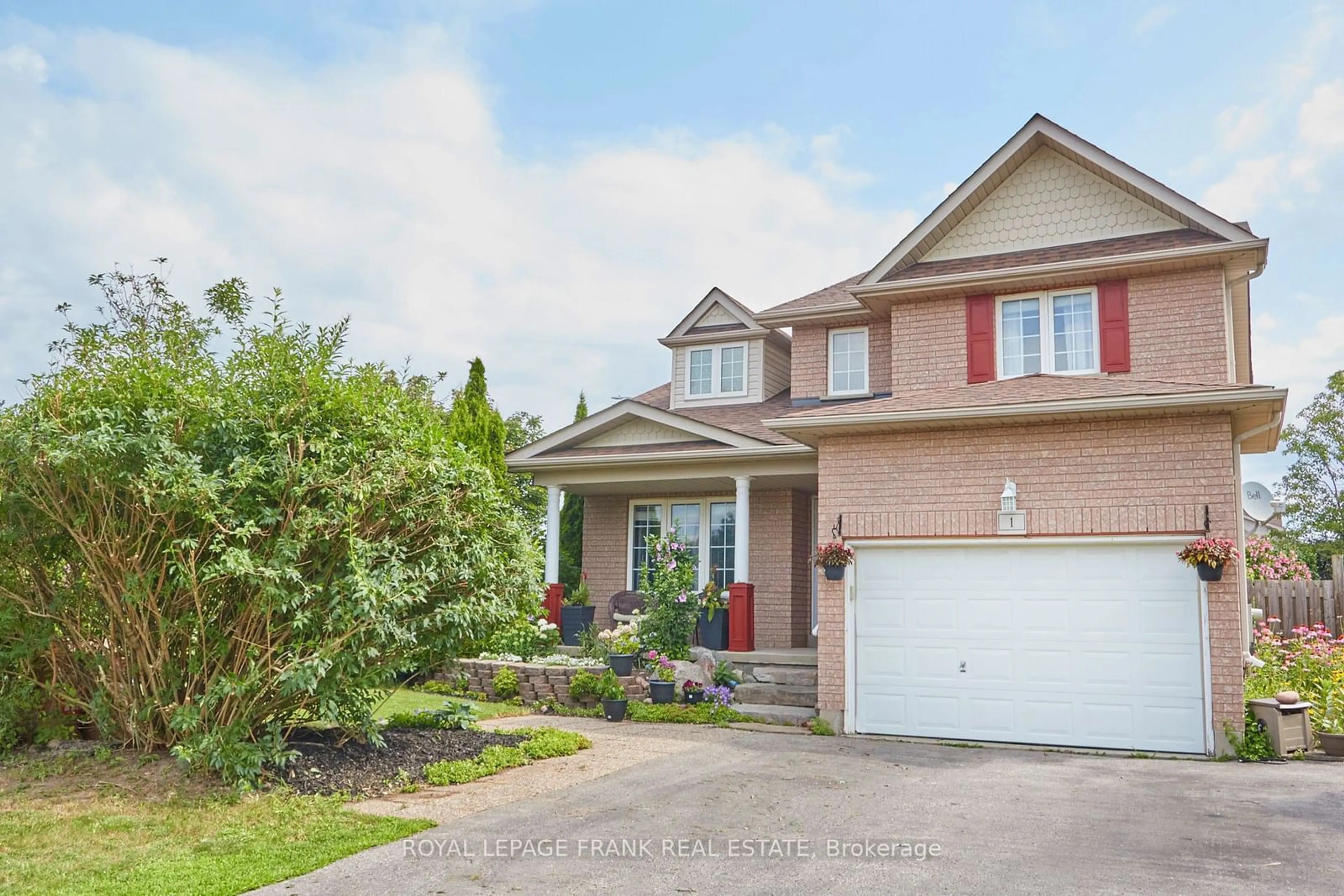 Frontside or backside of a home for 1 Clayton Cres, Clarington Ontario L1C 4P2