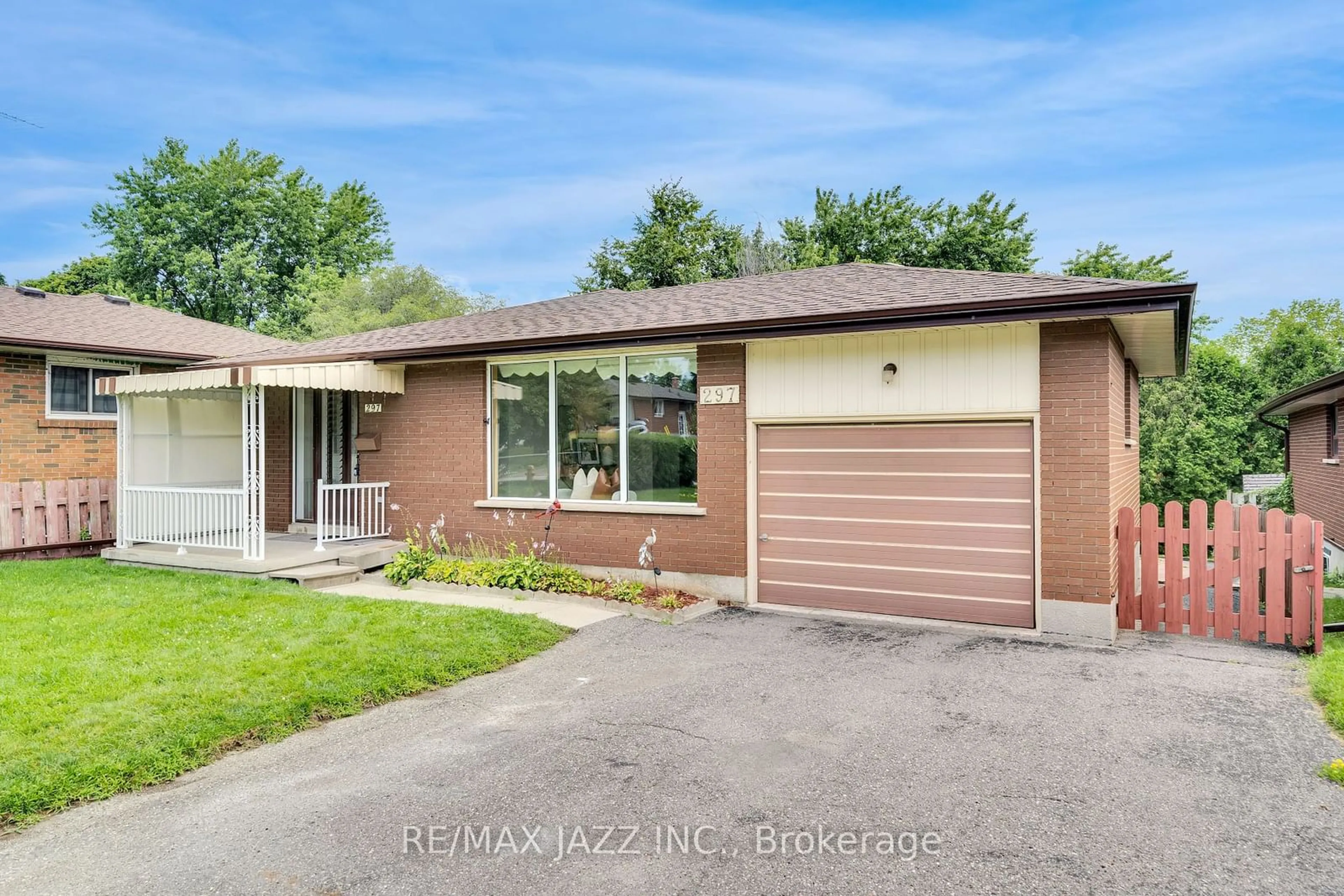 Home with brick exterior material for 297 Chadburn Crt, Oshawa Ontario L1H 5V8