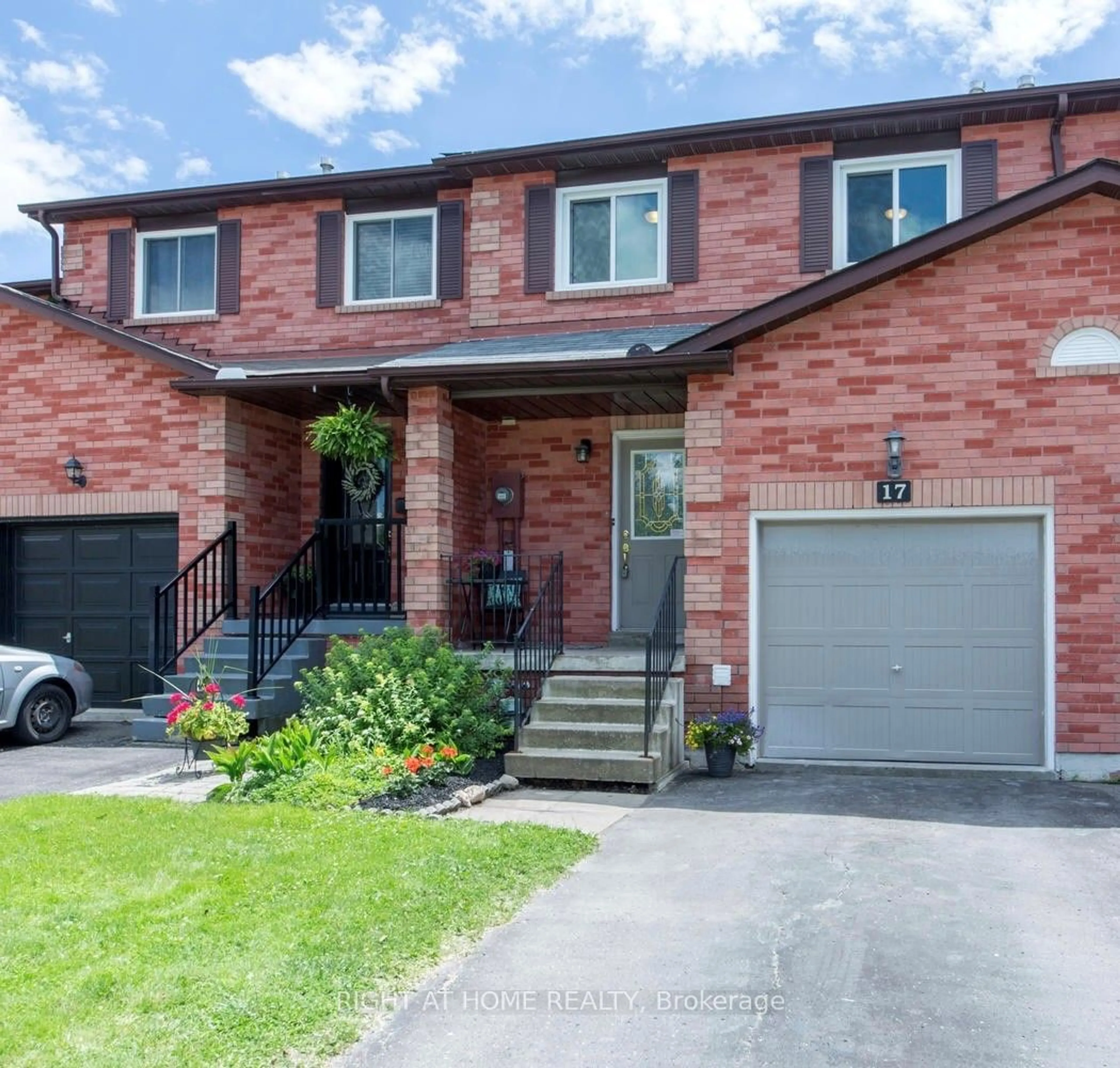 Home with brick exterior material for 17 Chance Crt, Clarington Ontario L1C 4S4