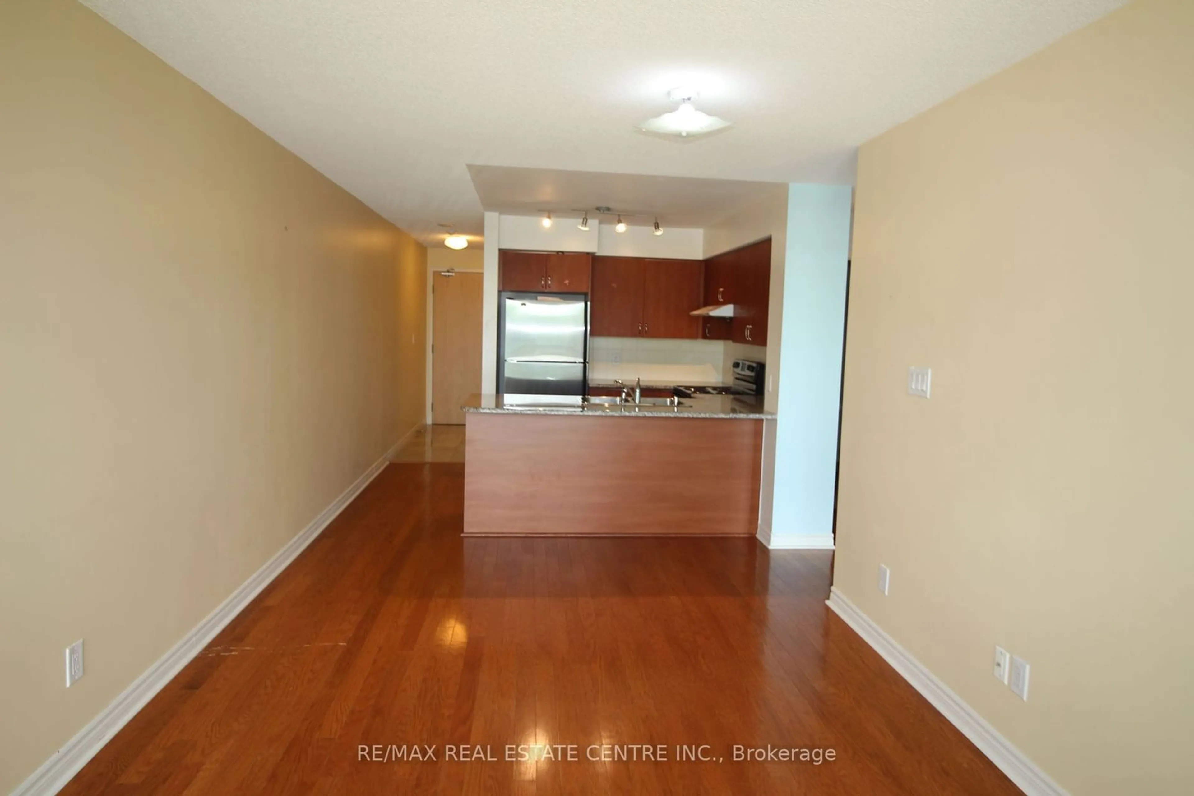 Standard kitchen for 88 Grangeway Ave #801, Toronto Ontario M1H 0A2