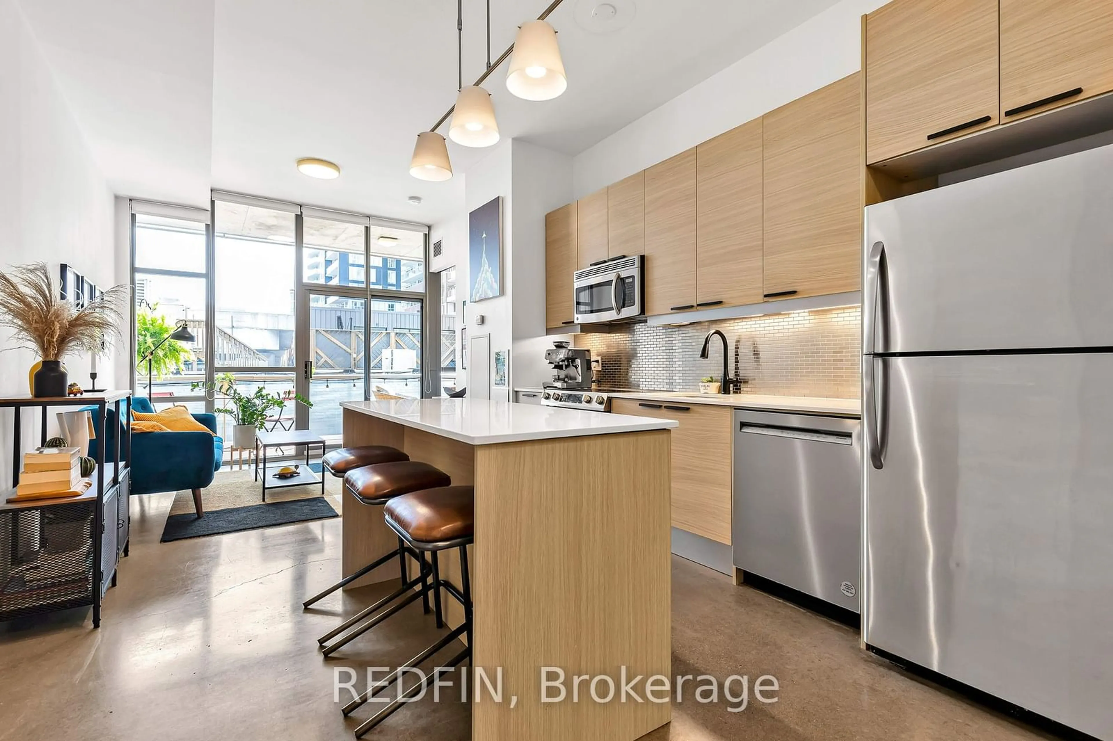 Contemporary kitchen for 625 Queen St #301, Toronto Ontario M4M 1G7