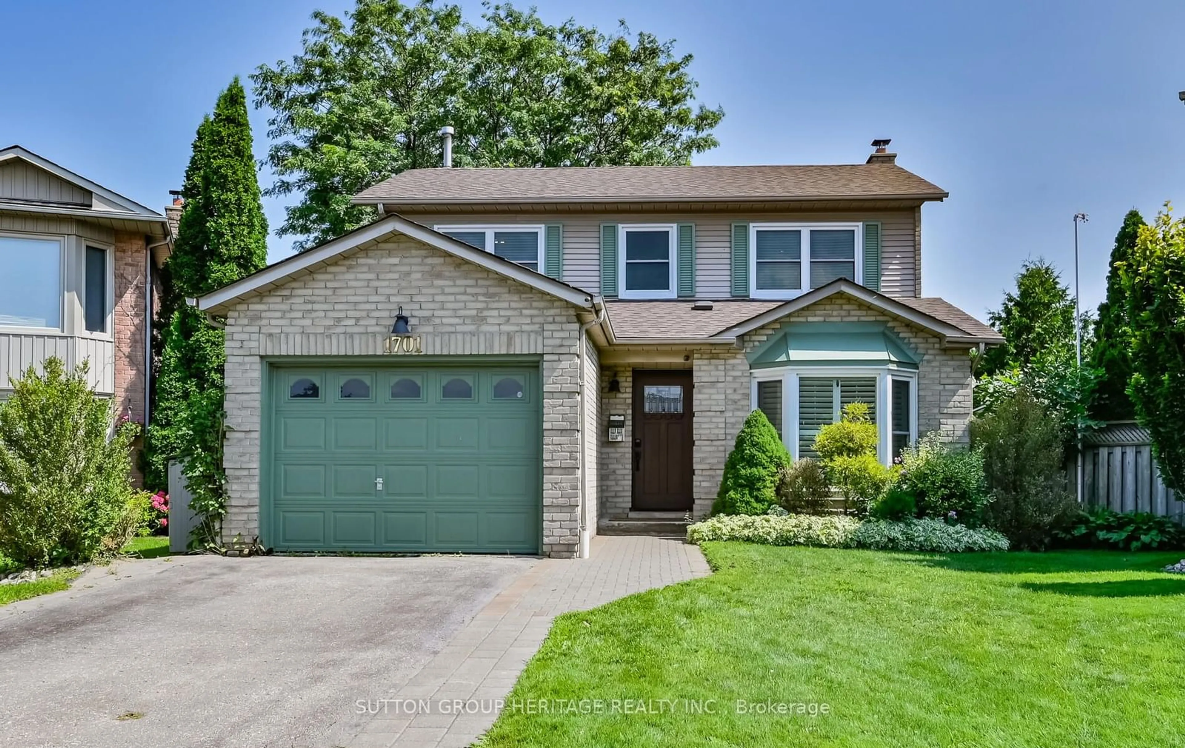 Frontside or backside of a home for 1701 Aberfoyle Crt, Pickering Ontario L1V 4W4