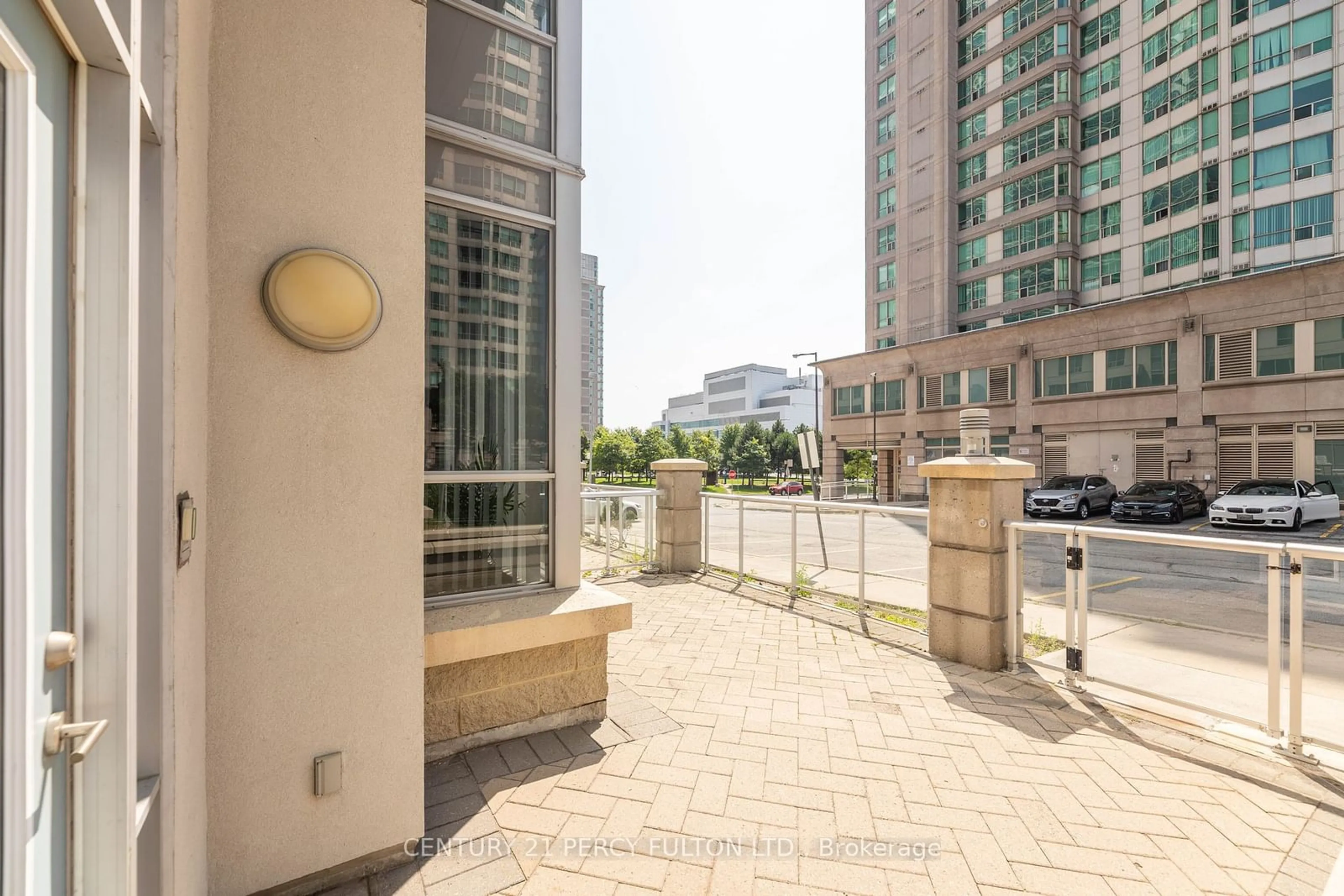 Patio for 36 Lee Centre Dr #TH107, Toronto Ontario M1H 3J1