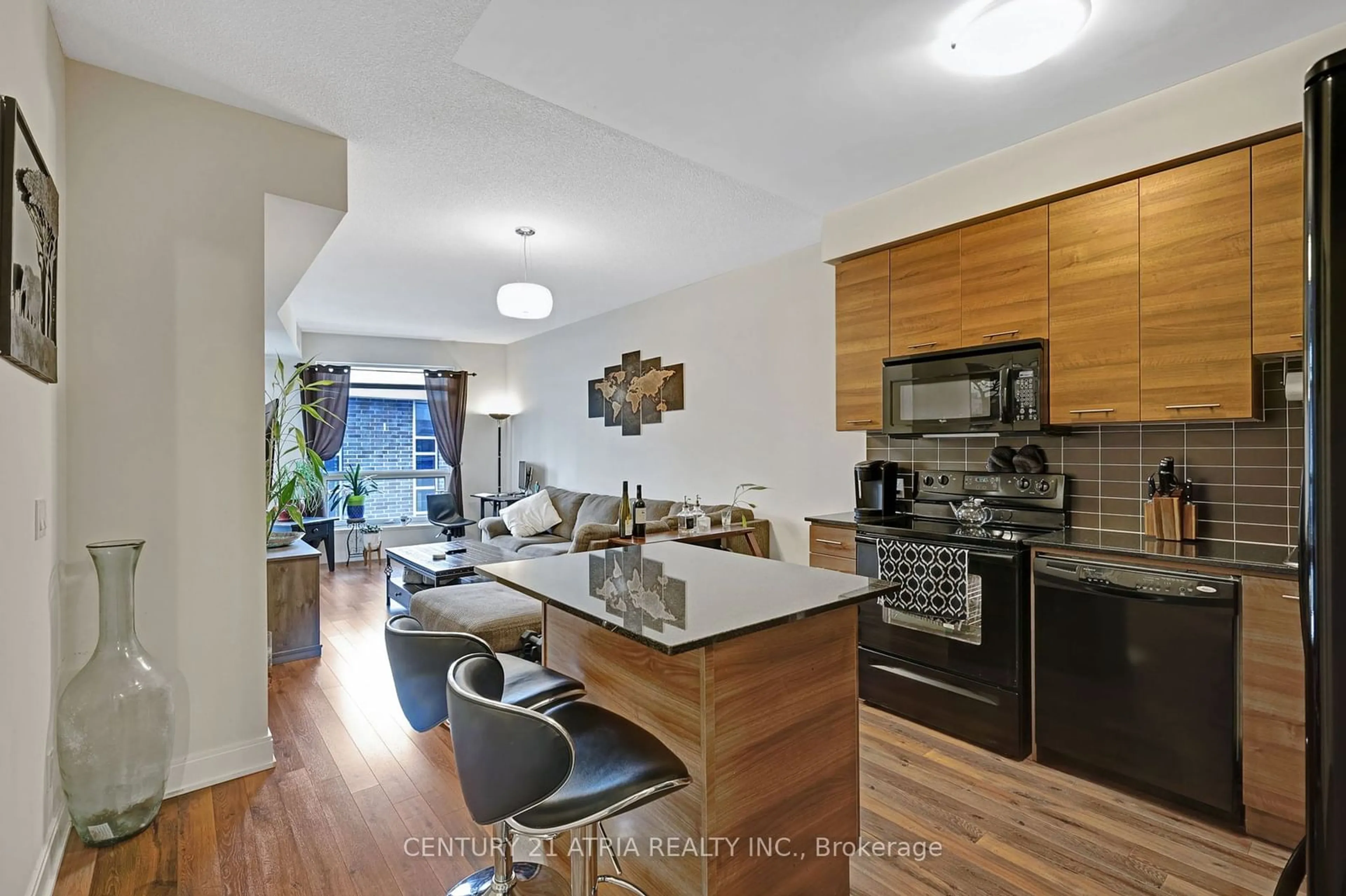 Contemporary kitchen for 125 Village Green Sq #602, Toronto Ontario M1S 0G5