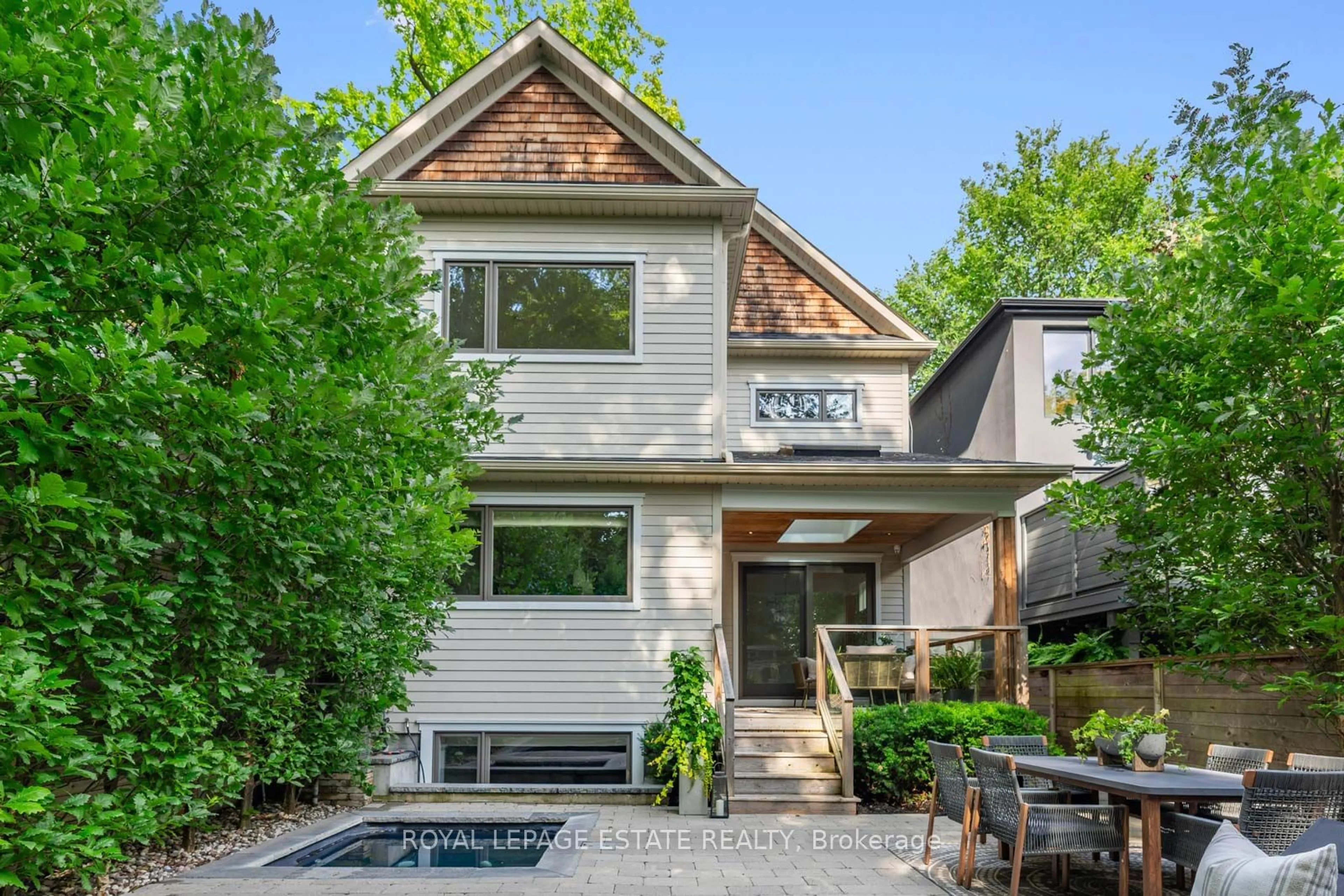 Frontside or backside of a home for 60 Waverley Rd, Toronto Ontario M4L 3T1