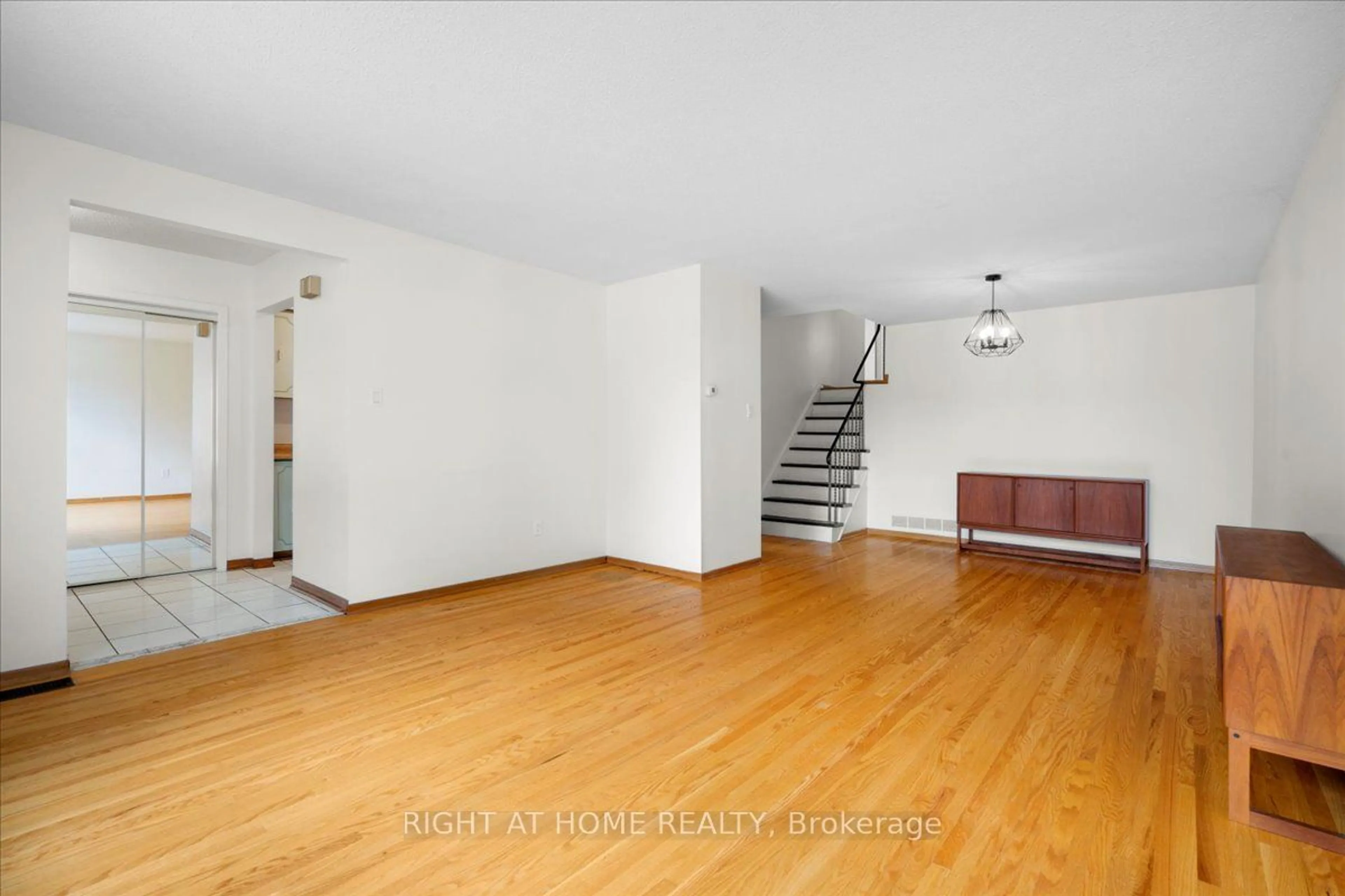 A pic of a room for 40 Greenspire Rd, Toronto Ontario M1B 1Y8