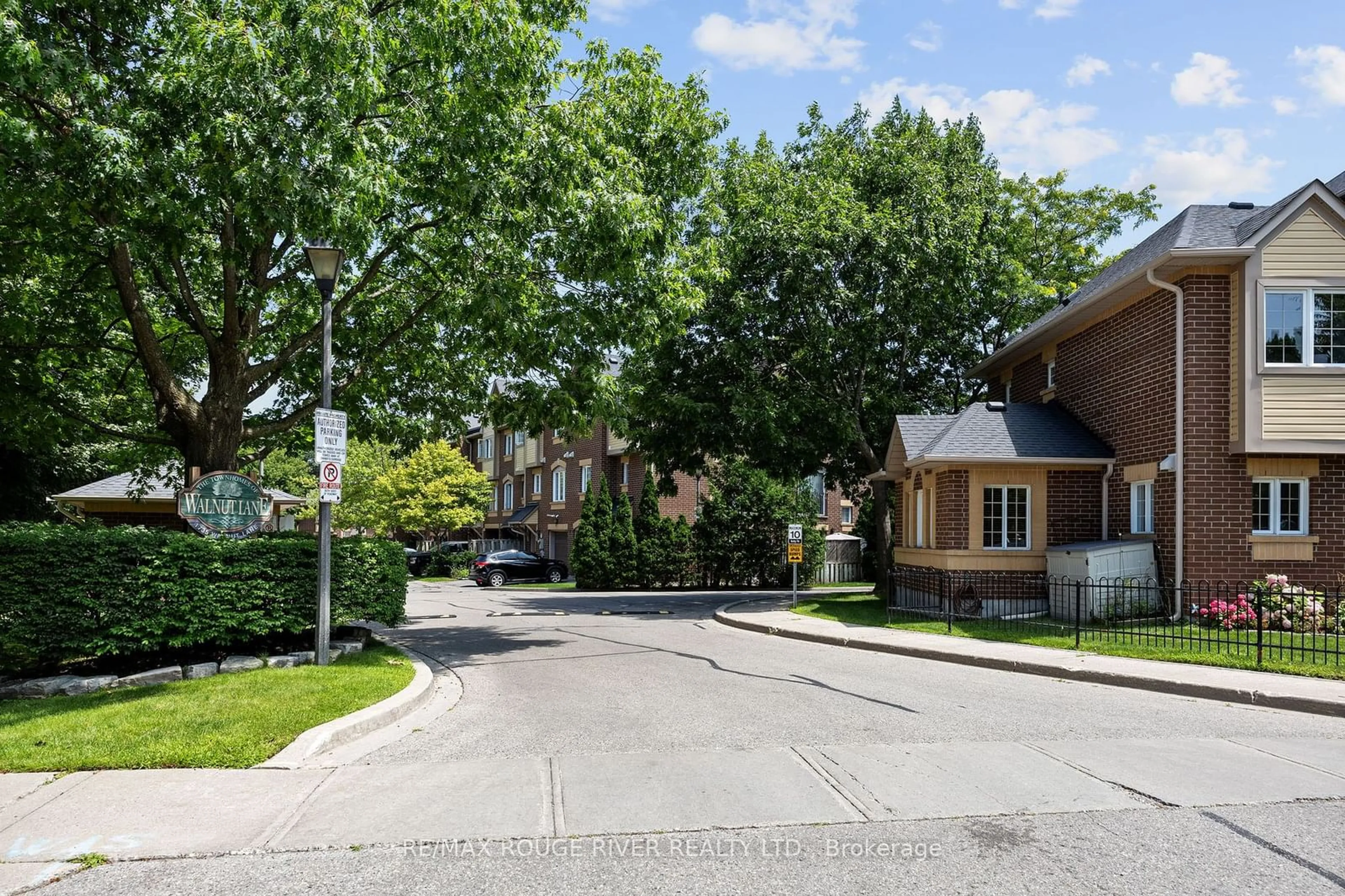 Street view for 1735 Walnut Lane #1, Pickering Ontario L1V 6Z8