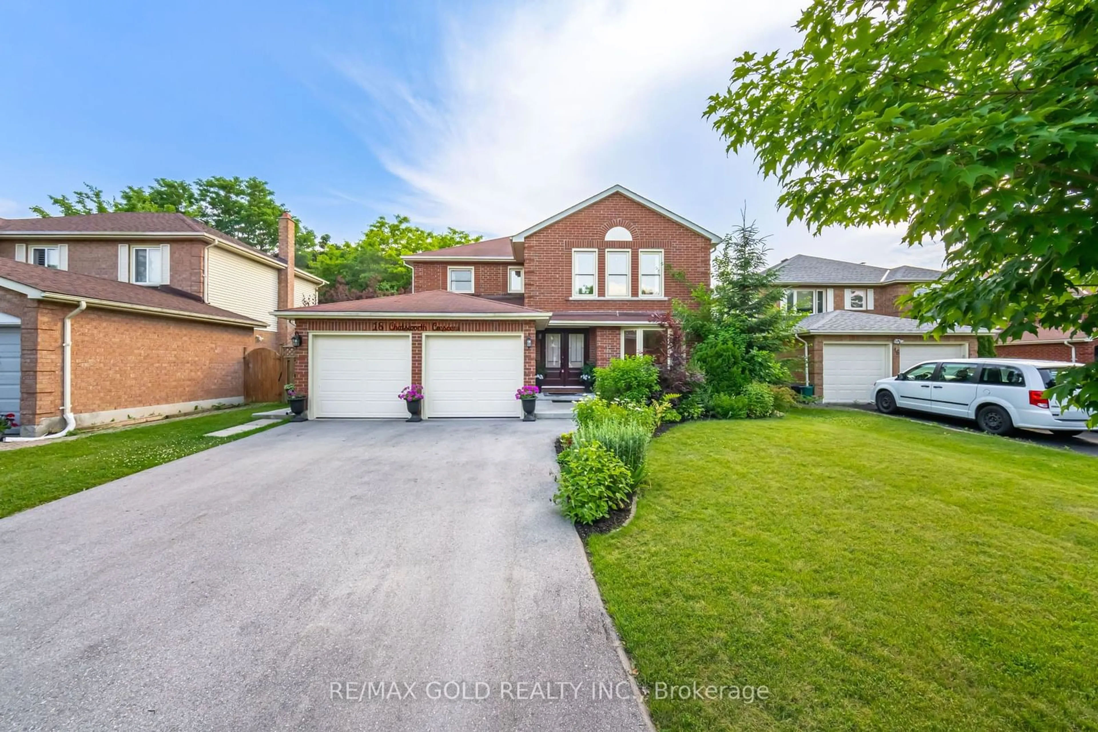 Frontside or backside of a home for 18 Chatsworth Cres, Whitby Ontario L1R 1H6
