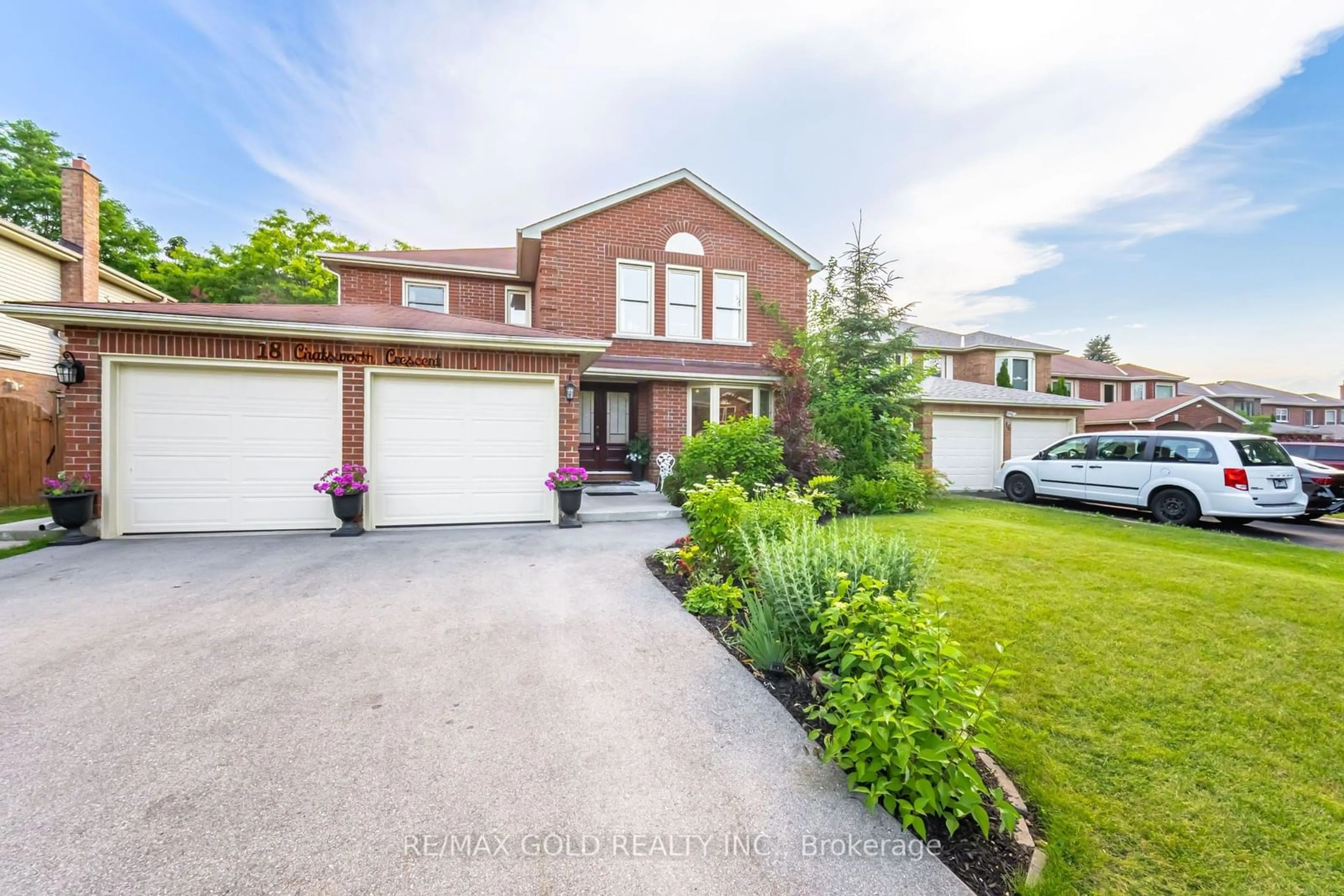 Frontside or backside of a home for 18 Chatsworth Cres, Whitby Ontario L1R 1H6