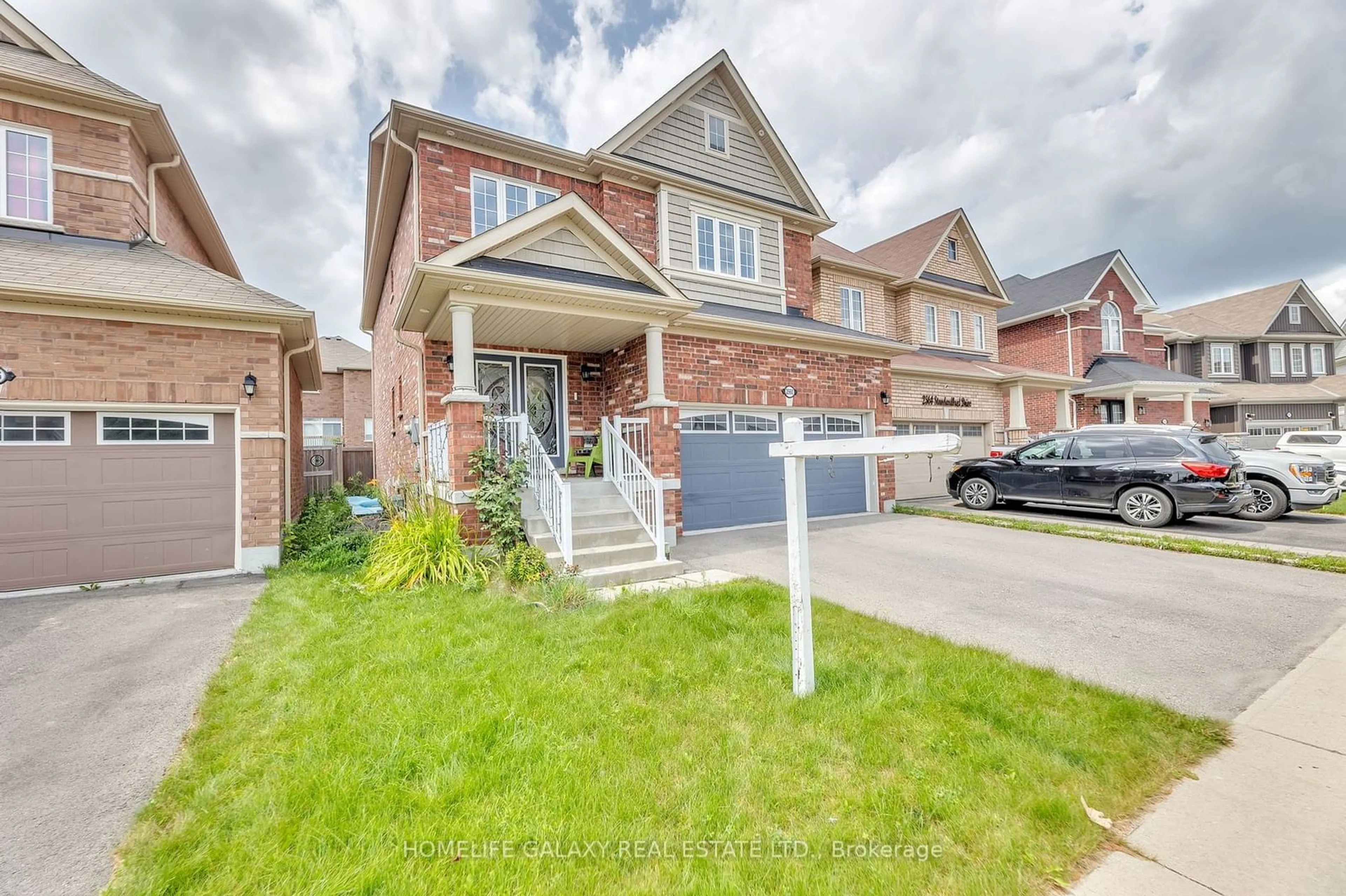 Frontside or backside of a home, the street view for 2560 Standardbred Dr, Oshawa Ontario L1L 0H9