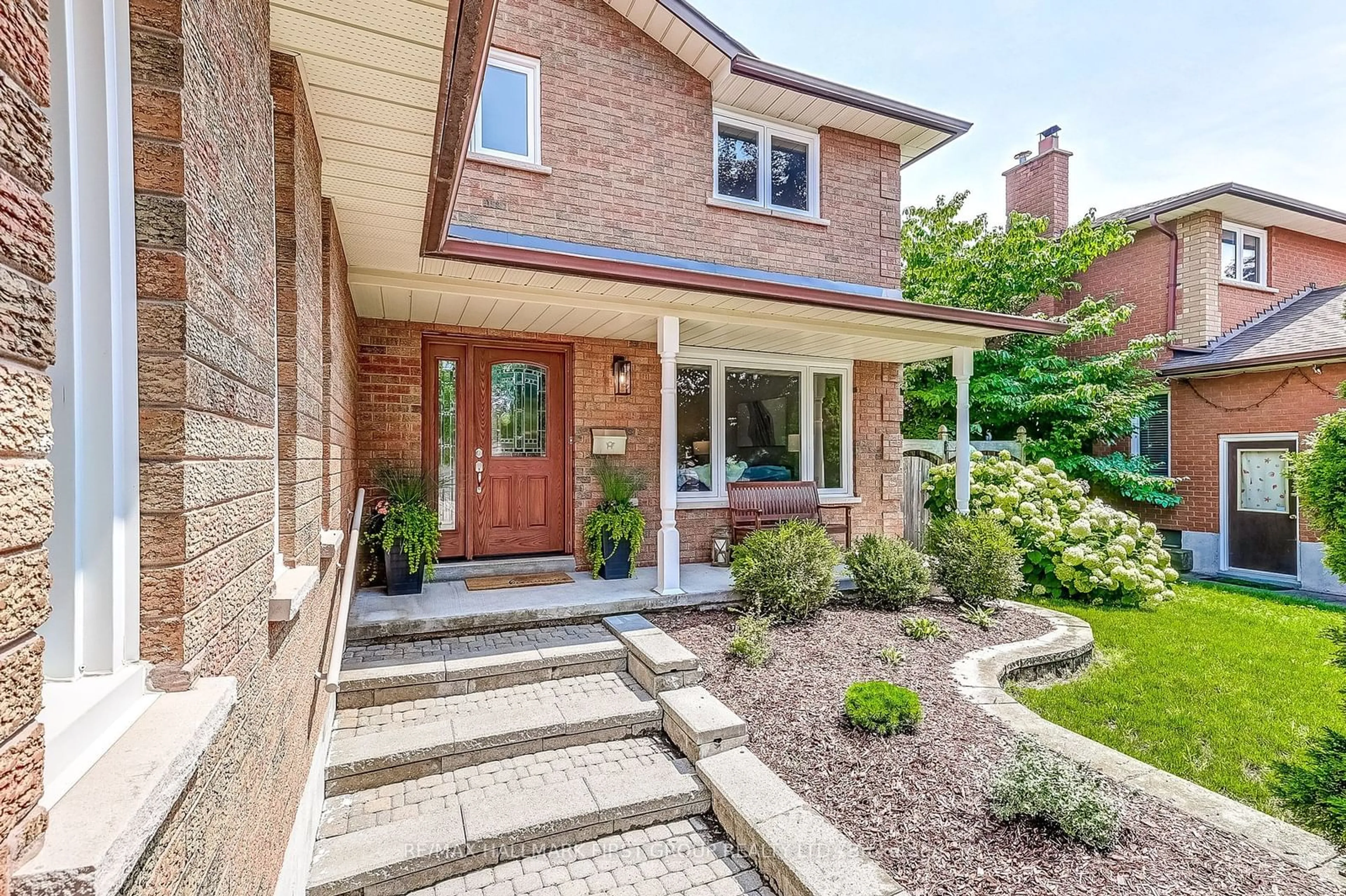 Home with brick exterior material for 41 Renwick Rd, Clarington Ontario L1E 1V5
