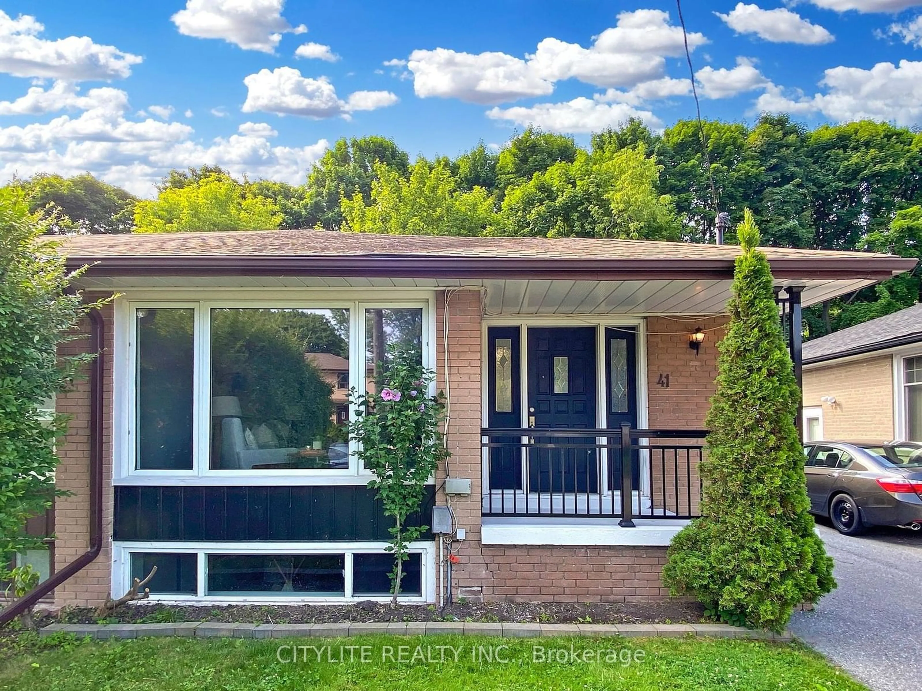 Frontside or backside of a home for 41 Pixley Cres, Toronto Ontario M1E 3G5