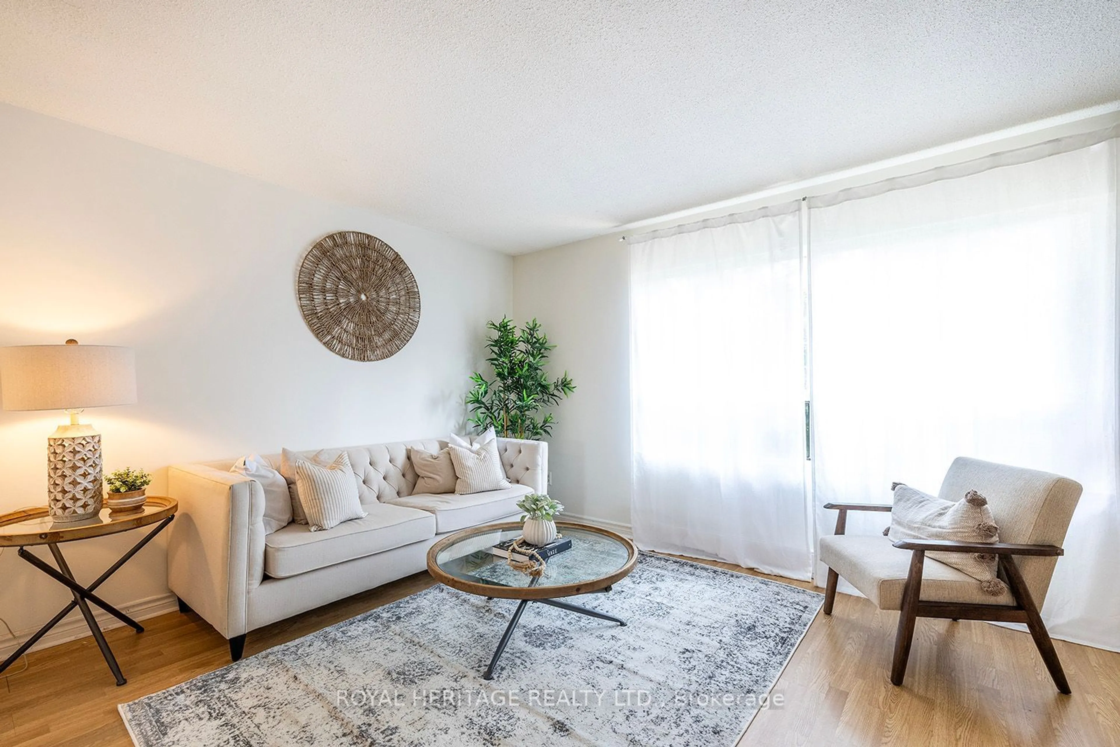 Living room for 1915 Denmar Rd #167, Pickering Ontario L1V 3E1