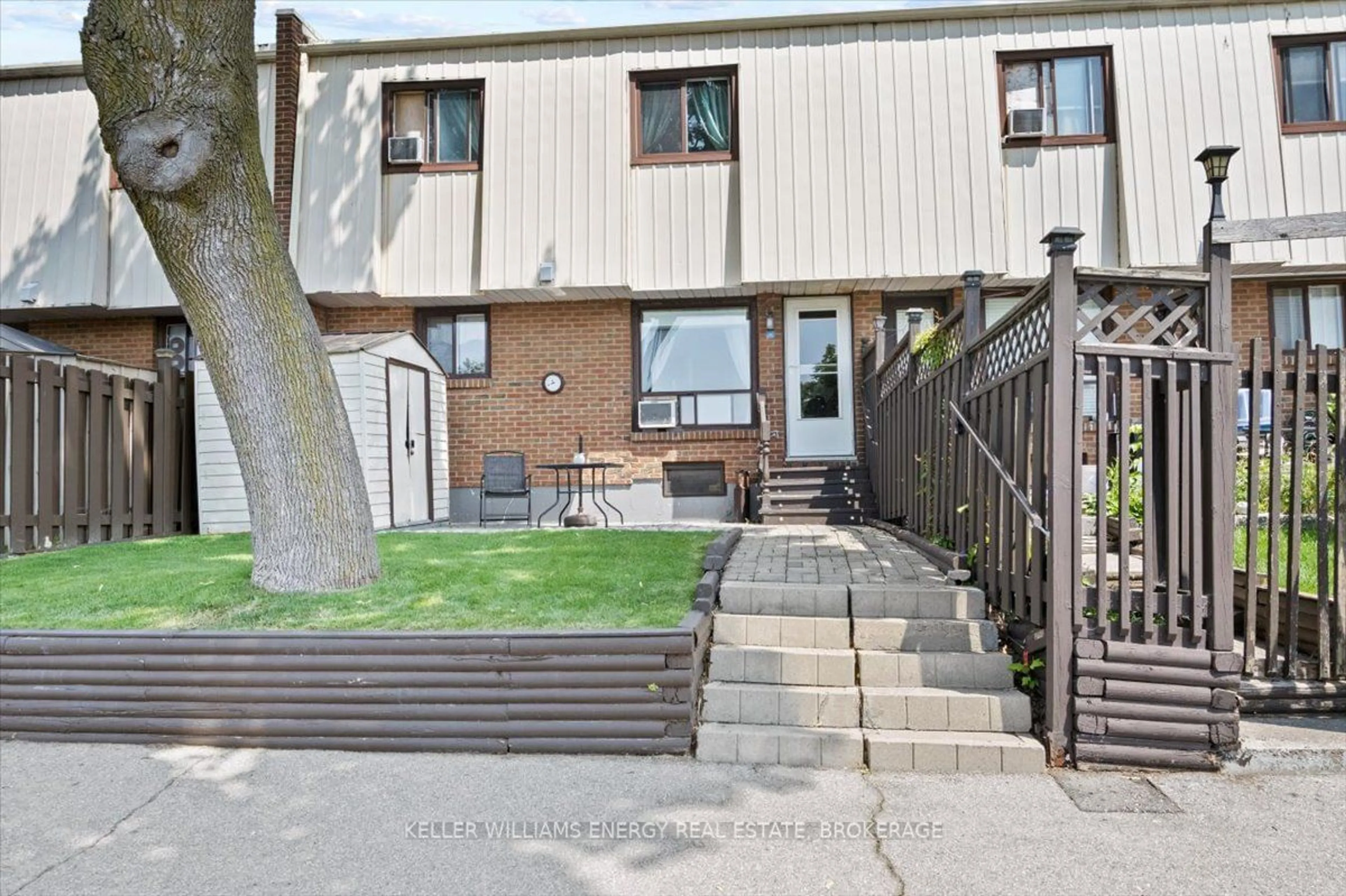 A pic from exterior of the house or condo for 1100 Oxford St #131, Oshawa Ontario L1J 6G4