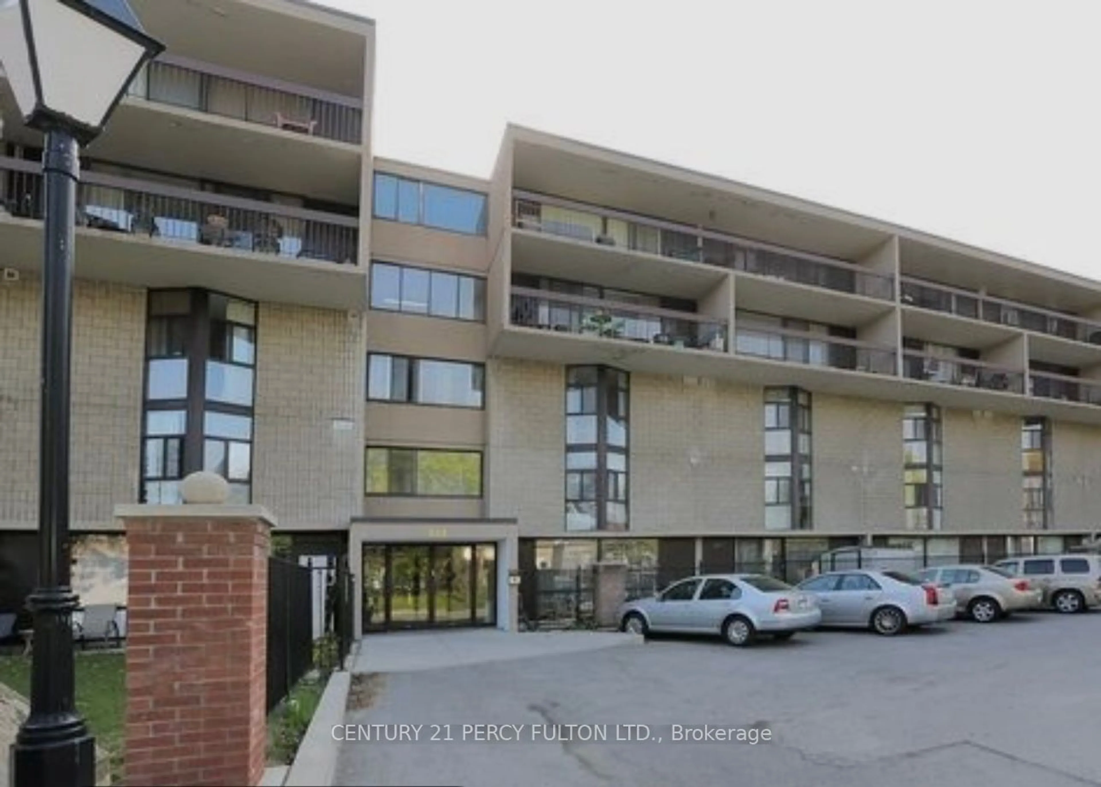 A pic from exterior of the house or condo for 454 Centre St #418, Oshawa Ontario L1H 4C2