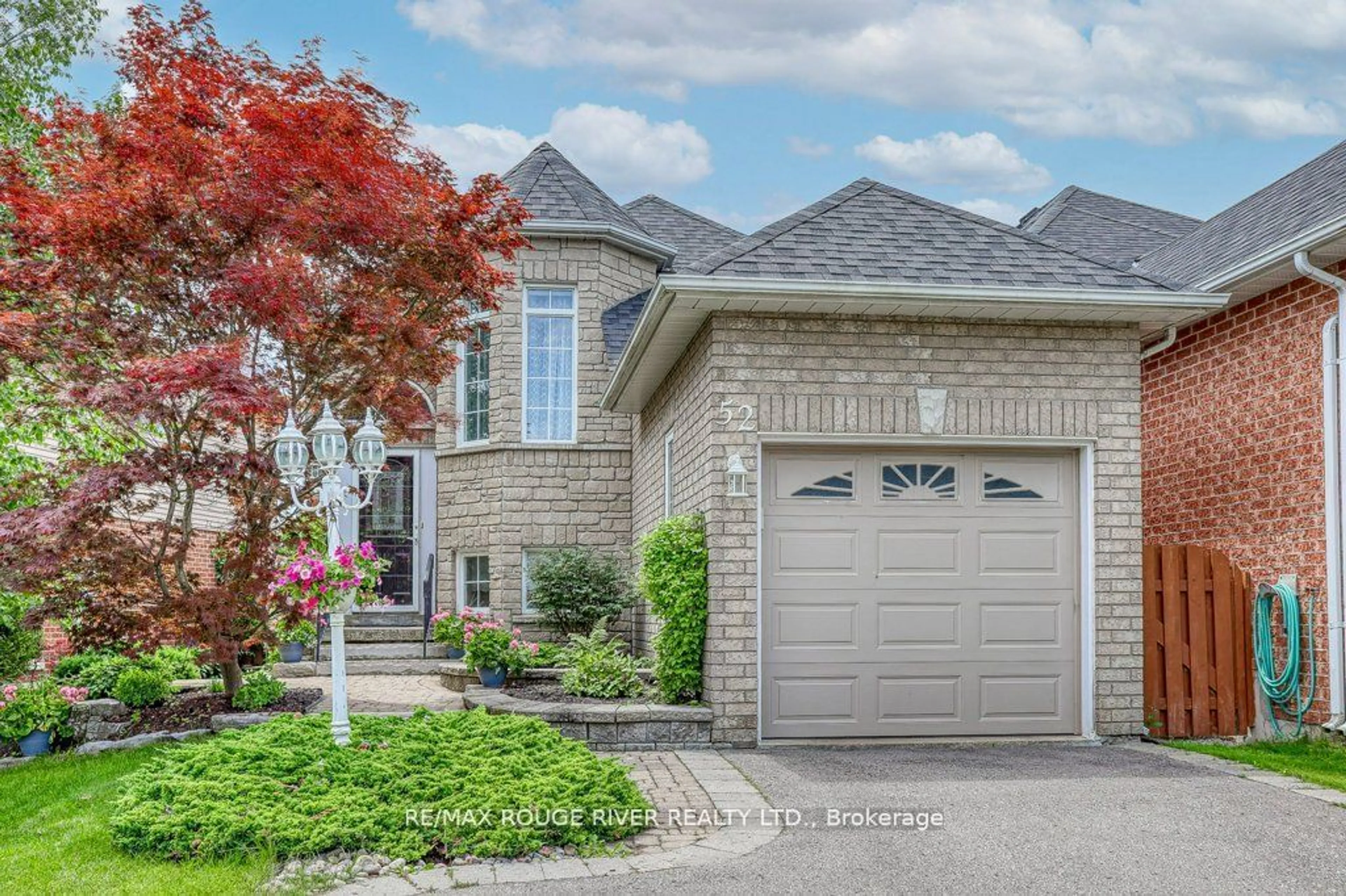 Frontside or backside of a home for 52 Abernethy Cres, Clarington Ontario L1C 4Z1