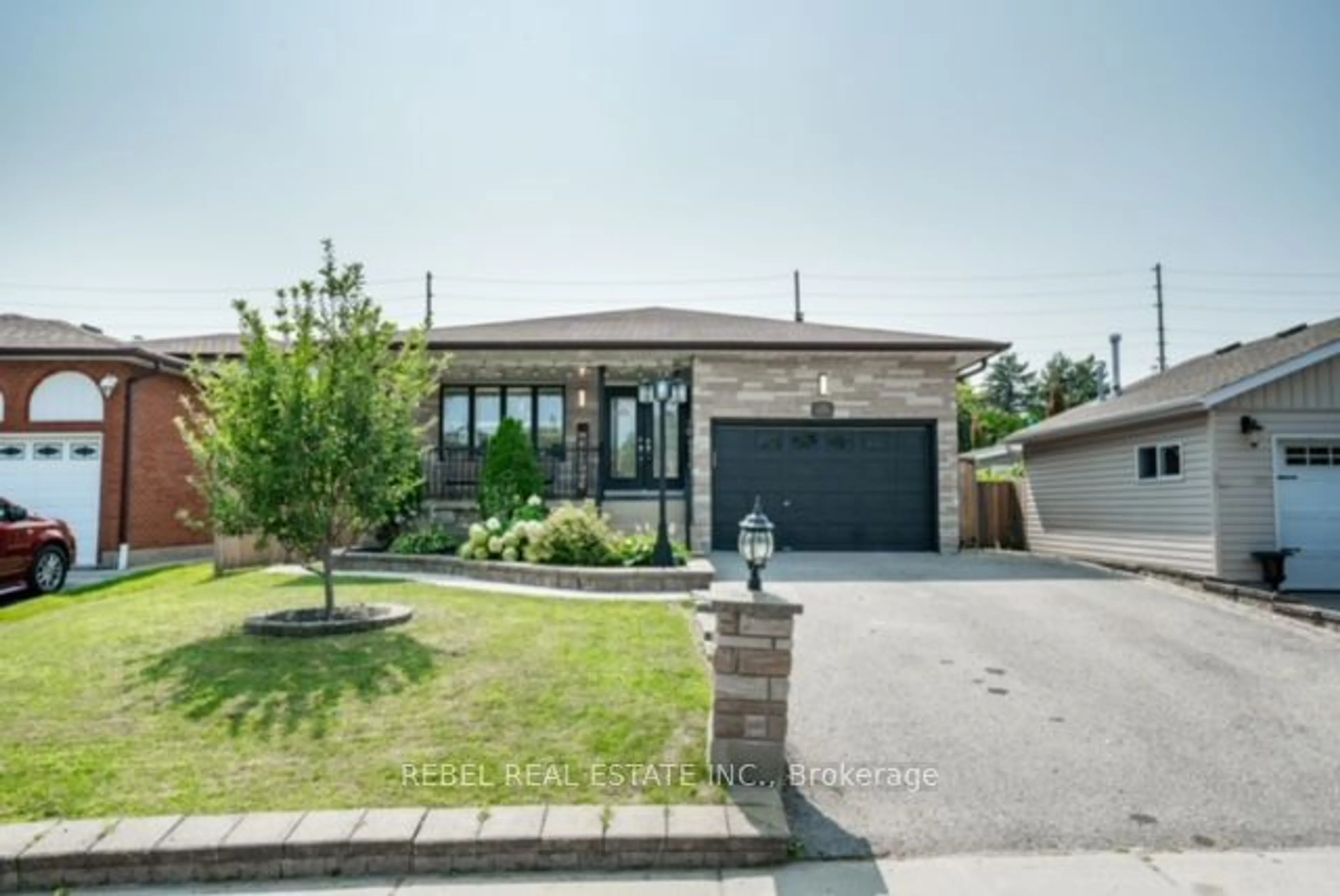 Home with brick exterior material for 348 Preston Dr, Oshawa Ontario L1J 6Y7