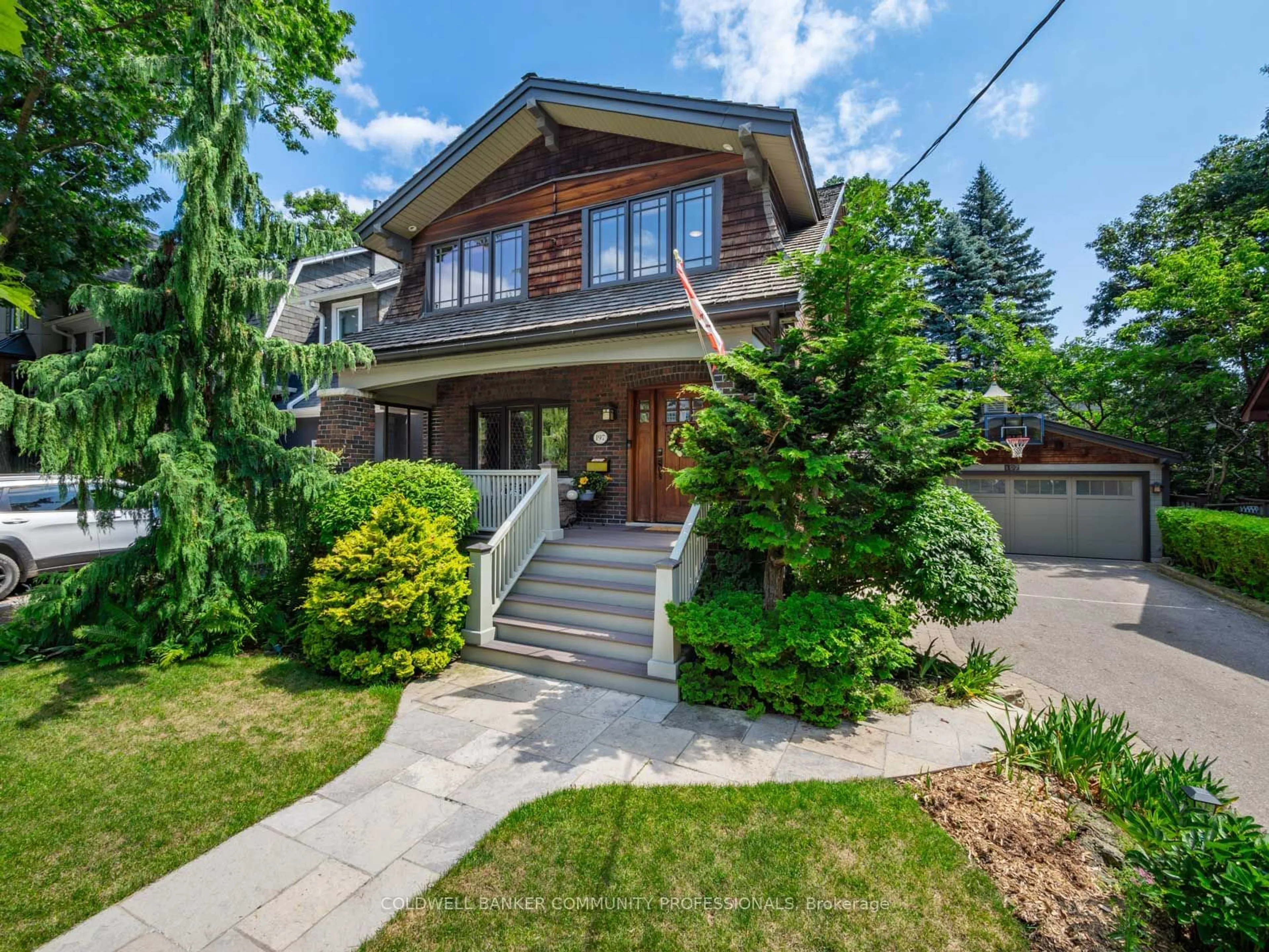 Frontside or backside of a home for 197 Scarborough Rd, Toronto Ontario M4E 3M7