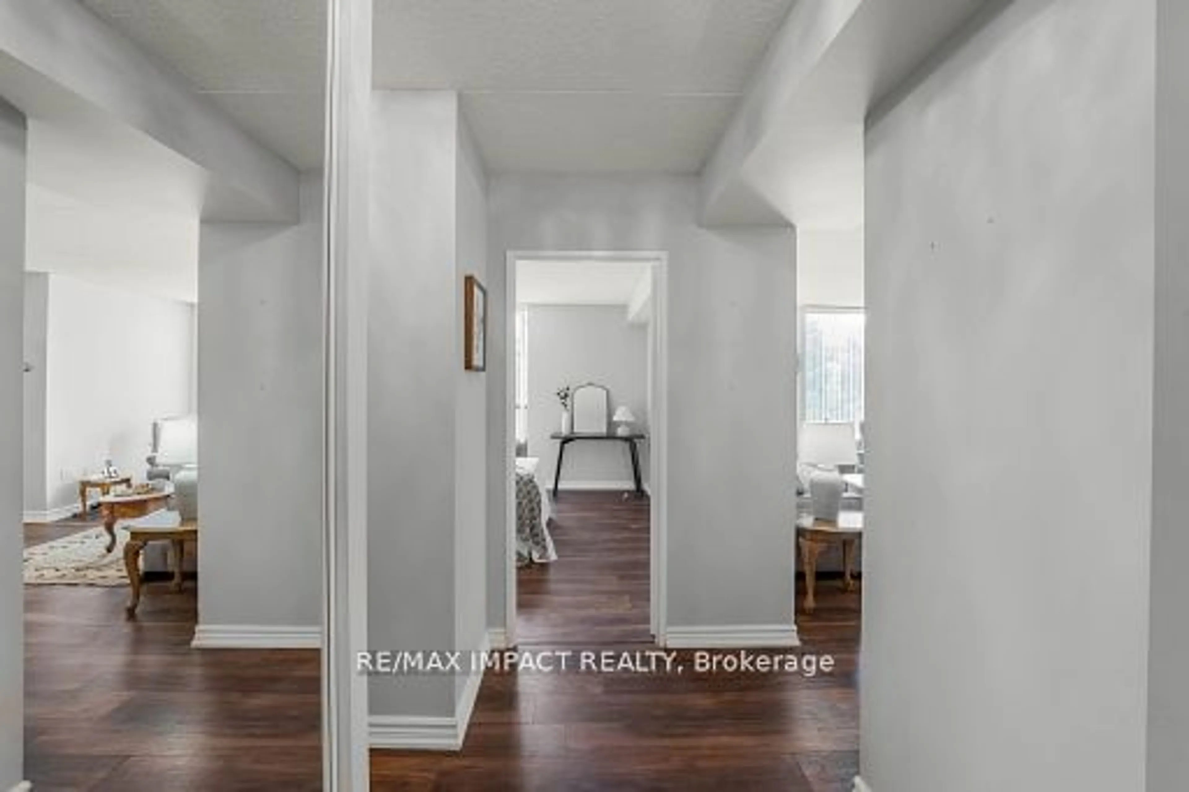 Indoor entryway for 1540 Pickering Pkwy #302, Pickering Ontario L1V 3V9