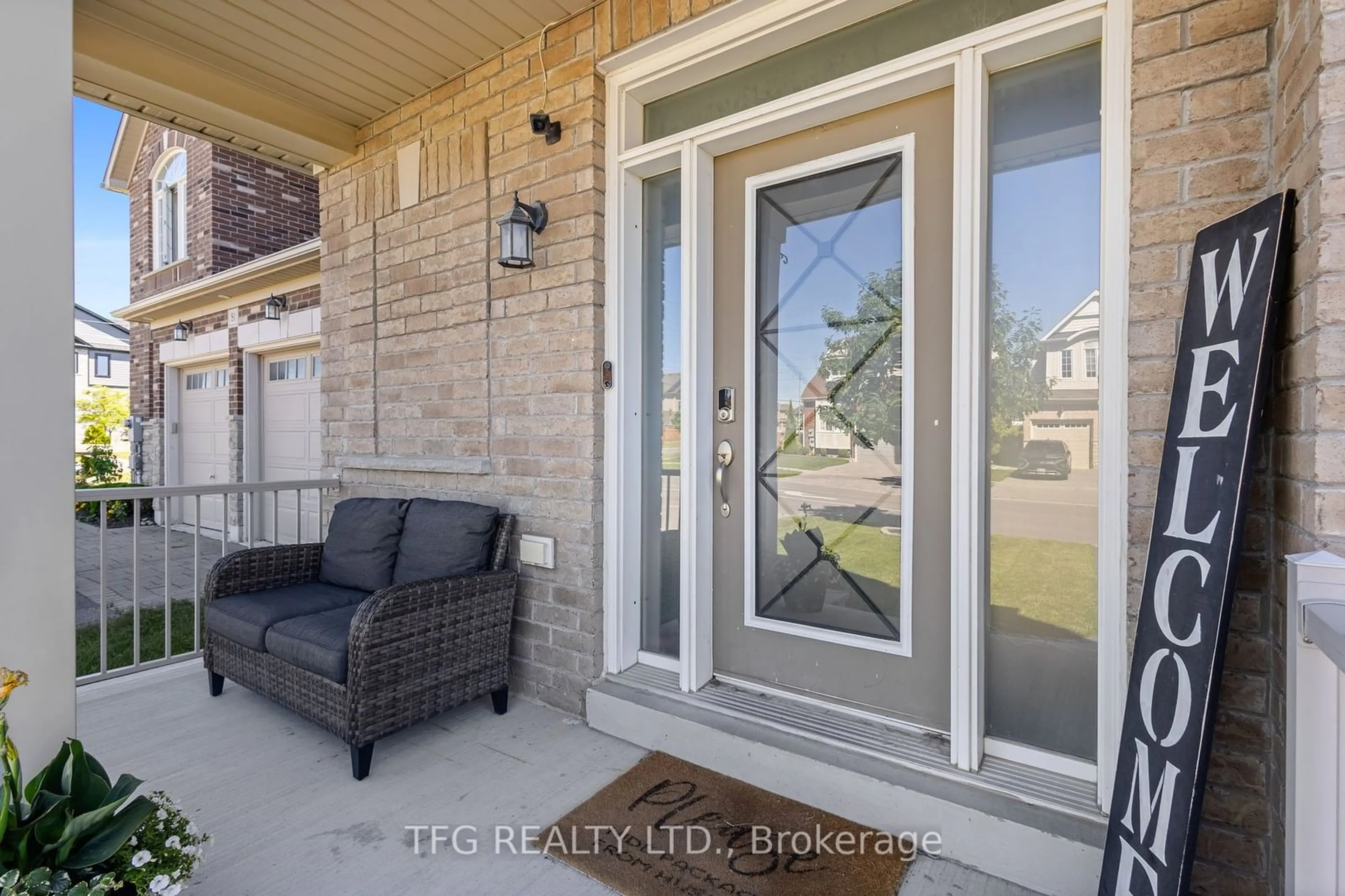 Indoor entryway for 77 Gimblett St, Clarington Ontario L1C 0S2