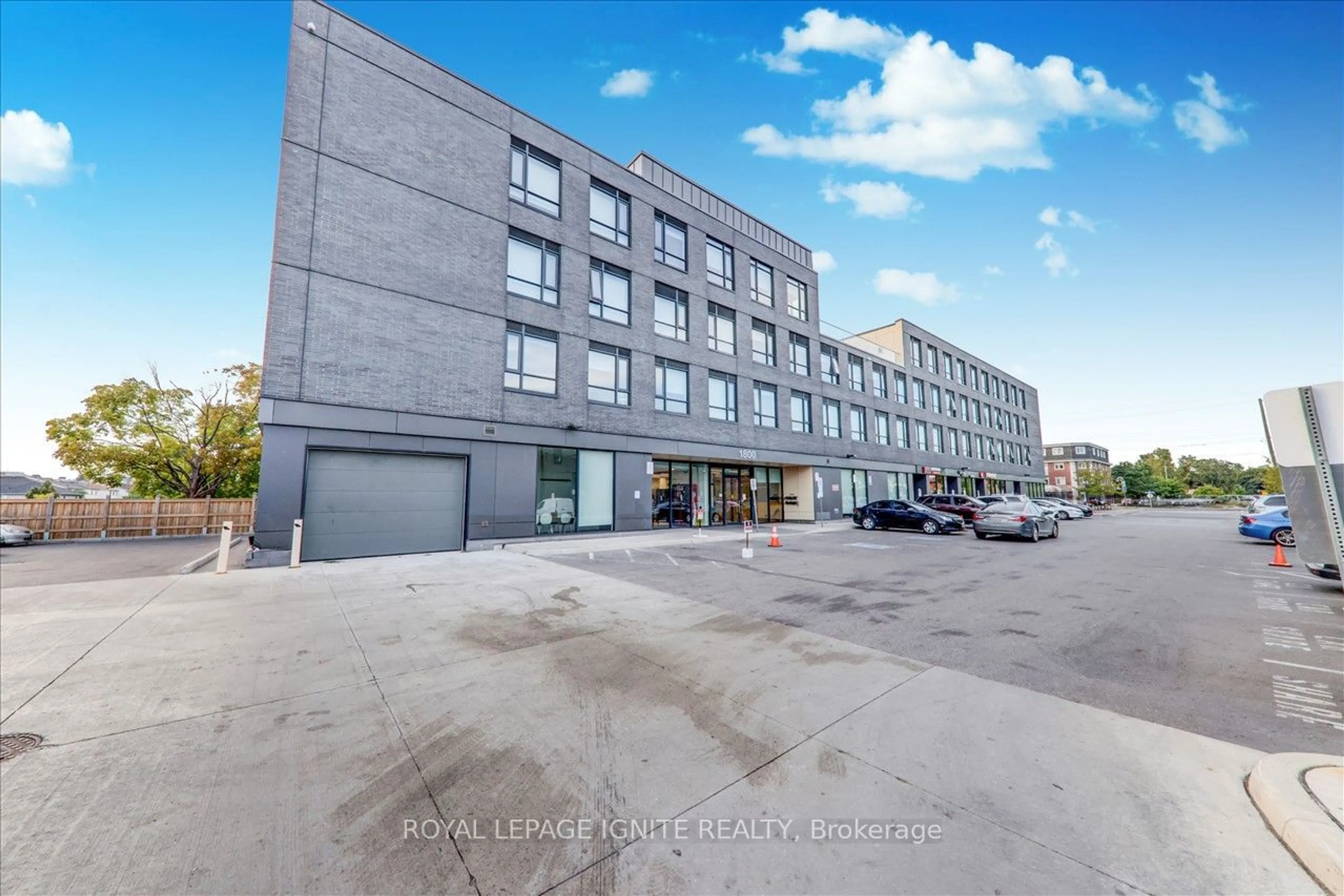 Outside view for 1800 Simcoe St #218, Oshawa Ontario L1G 0C2