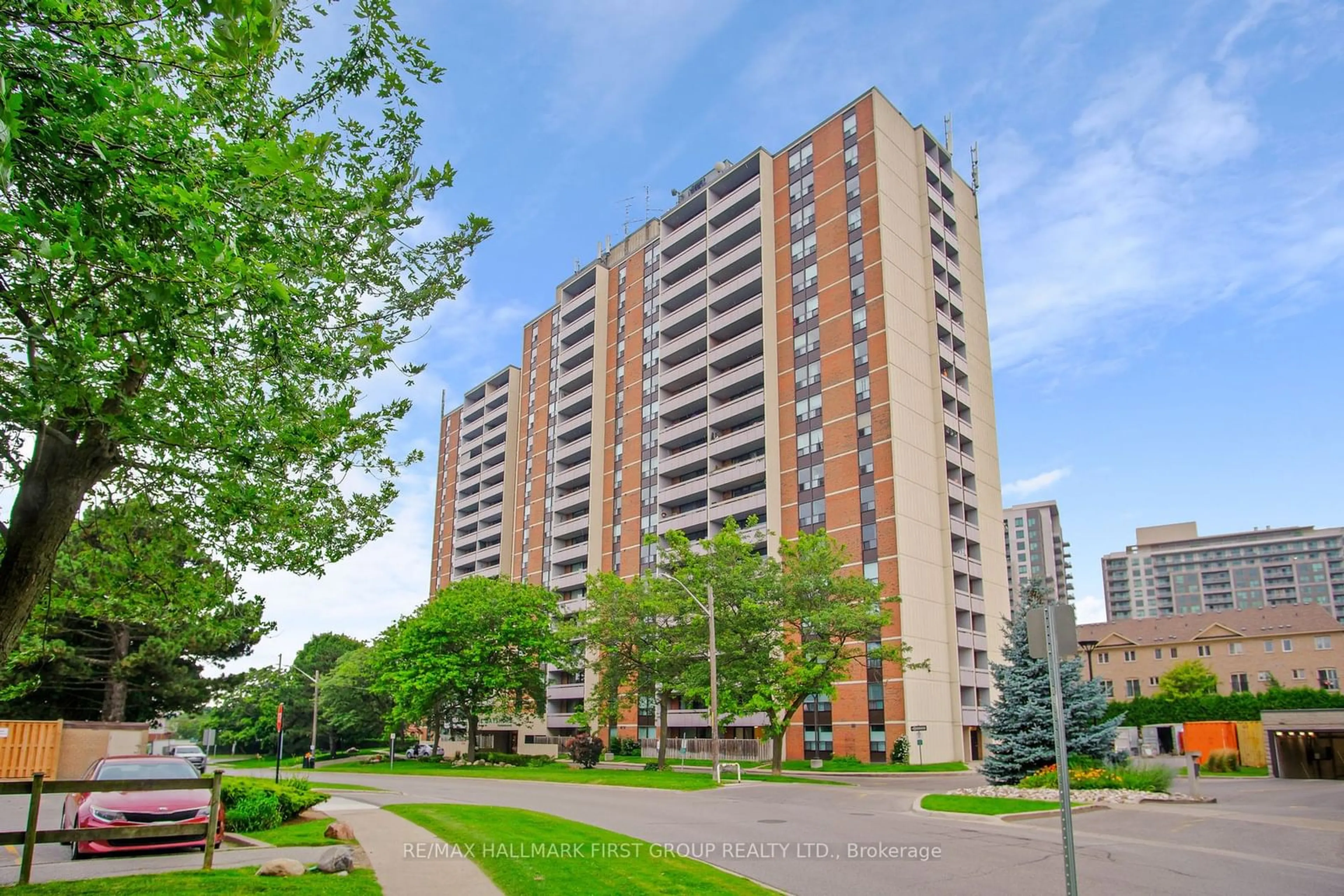 A pic from exterior of the house or condo for 1210 Radom St #105, Pickering Ontario L1W 2Z3