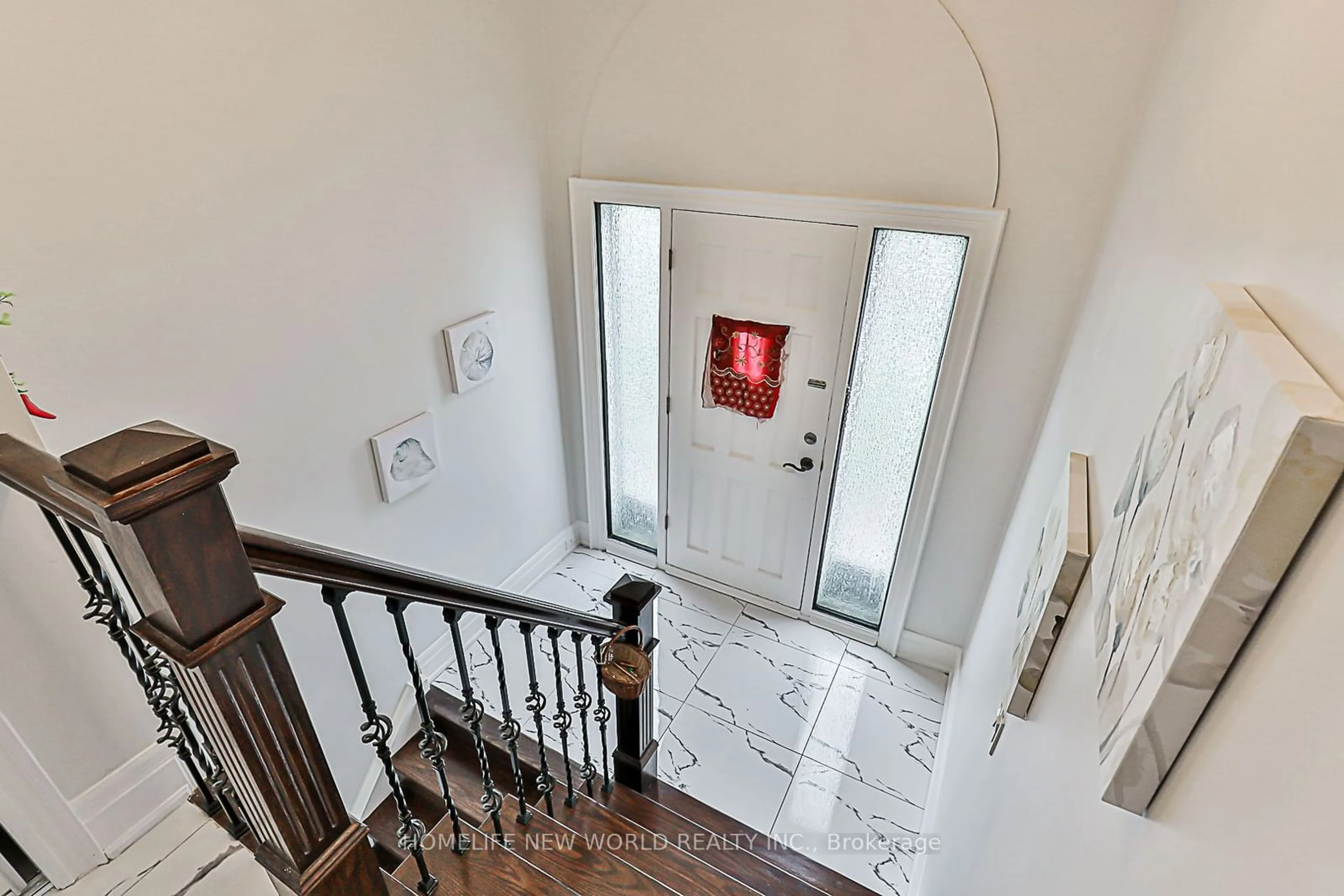 Indoor foyer for 31 Terryhill Cres, Toronto Ontario M1S 3X2