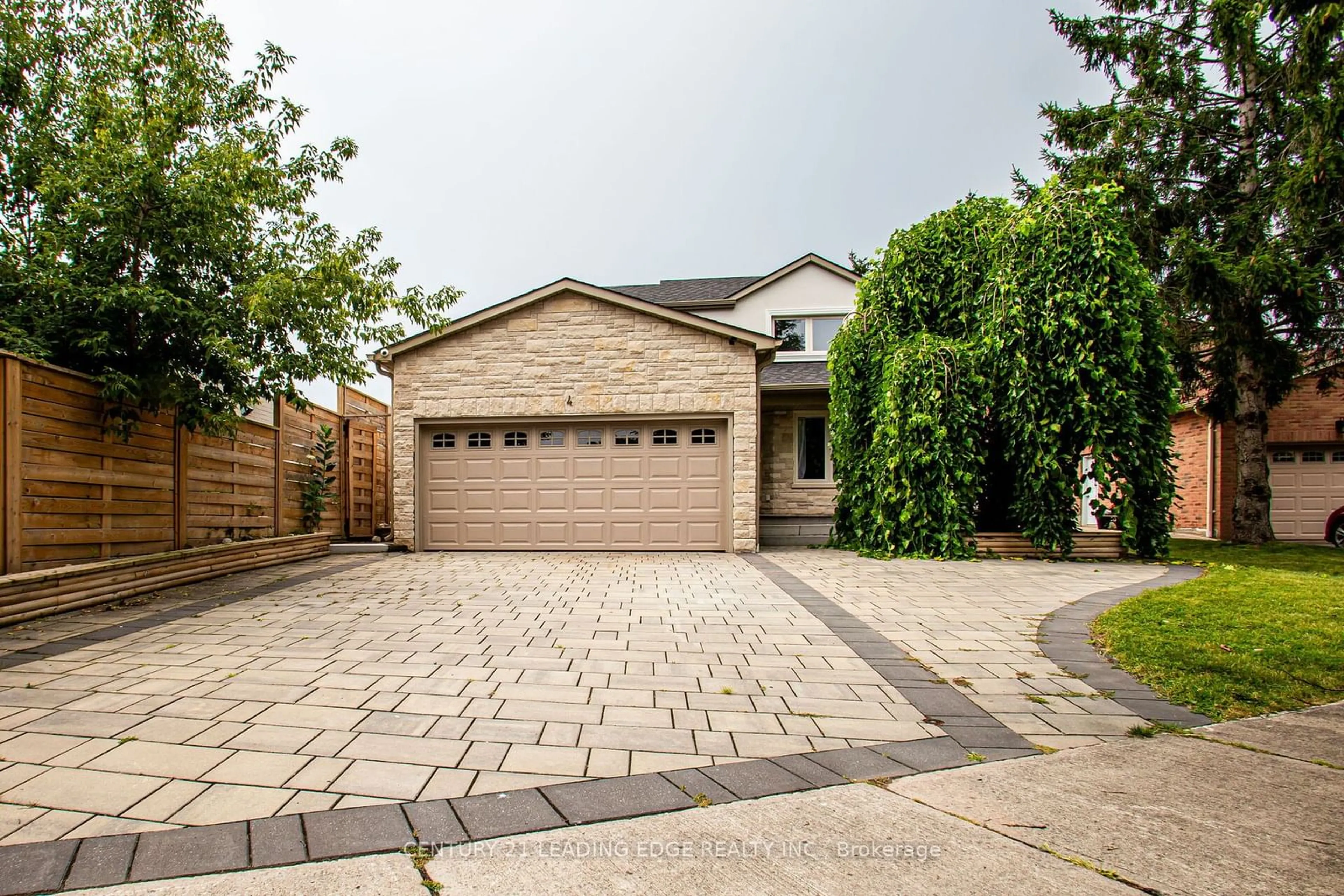 Home with brick exterior material for 4 Gilmour Dr, Ajax Ontario L1Z 1N4