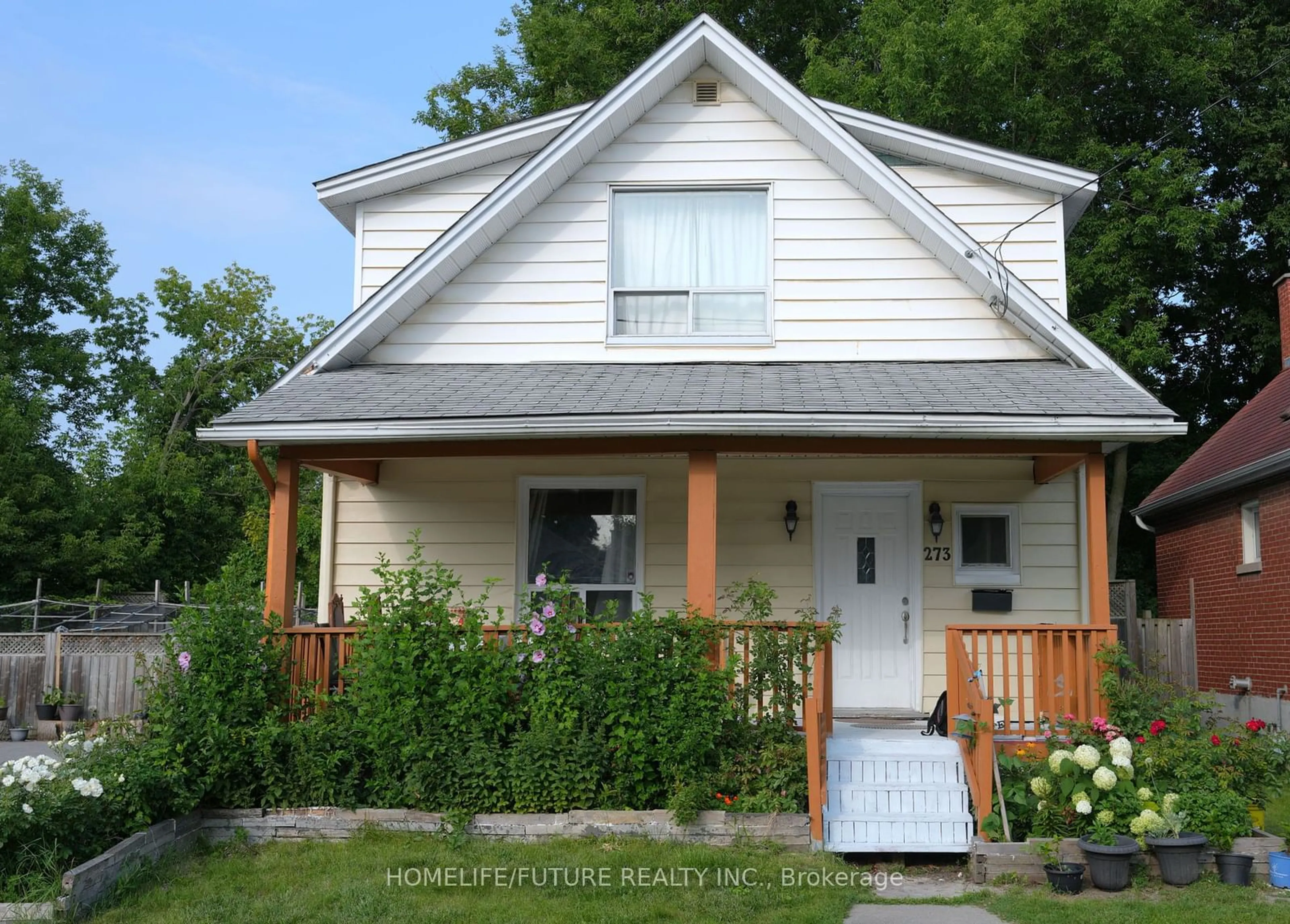 Frontside or backside of a home for 273 Haig St, Oshawa Ontario L1G 5N9