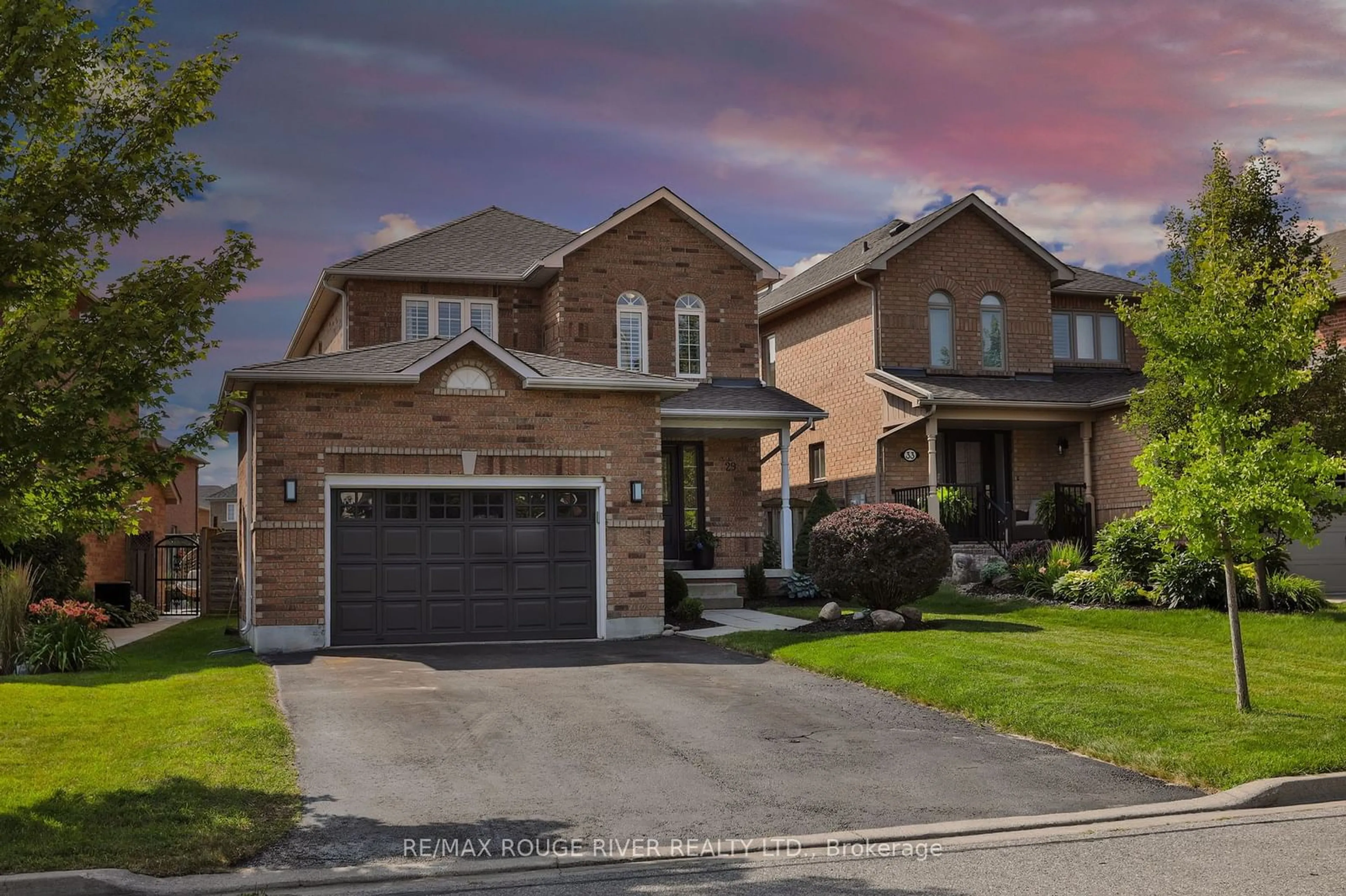 Frontside or backside of a home for 29 Huntington Cres, Clarington Ontario L1E 3C7