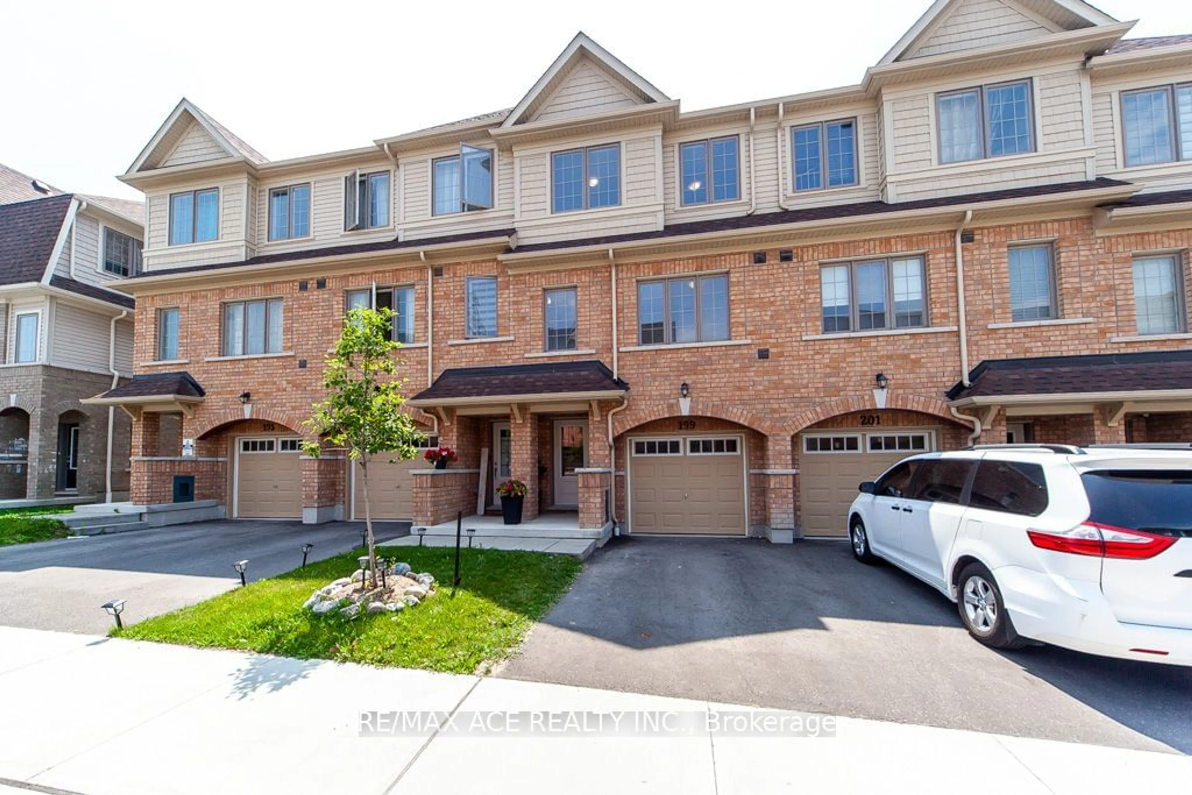 A pic from exterior of the house or condo for 199 Royal Northern Path, Oshawa Ontario L1L 0R6