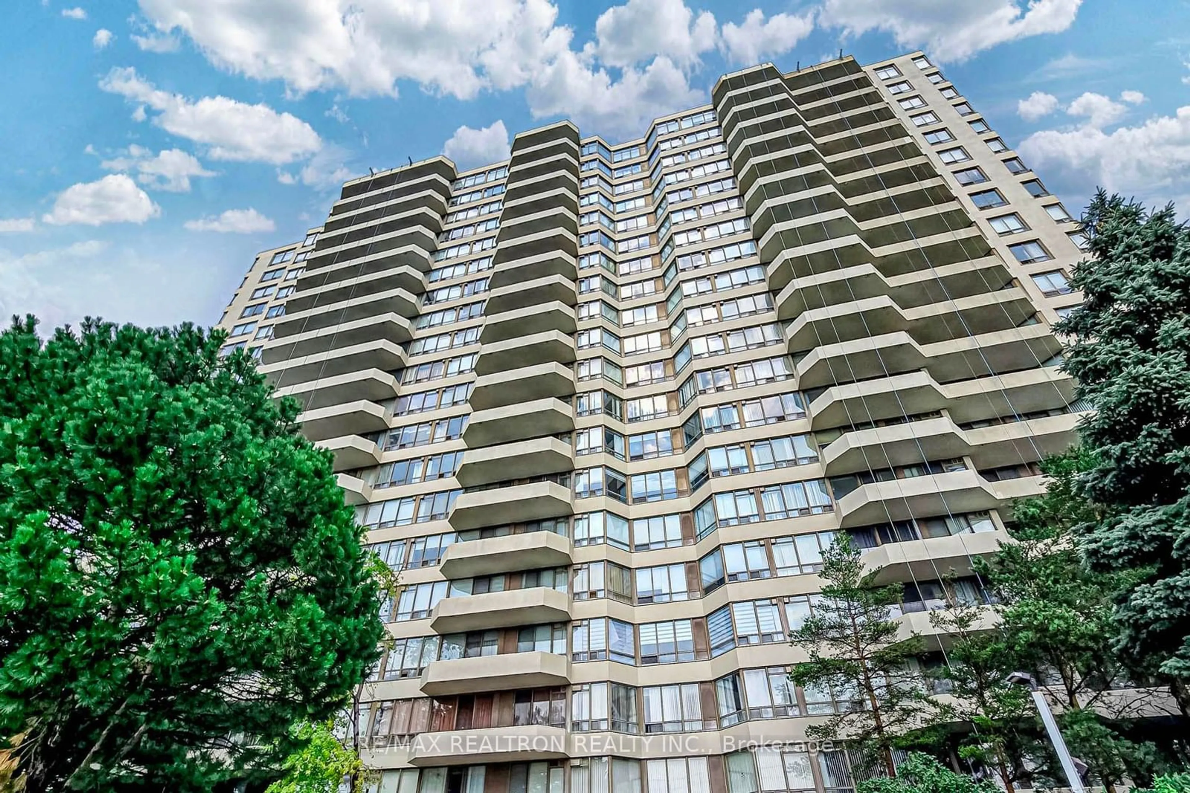 A pic from exterior of the house or condo for 1 Greystone Walk Dr #2089, Toronto Ontario M1K 5J3