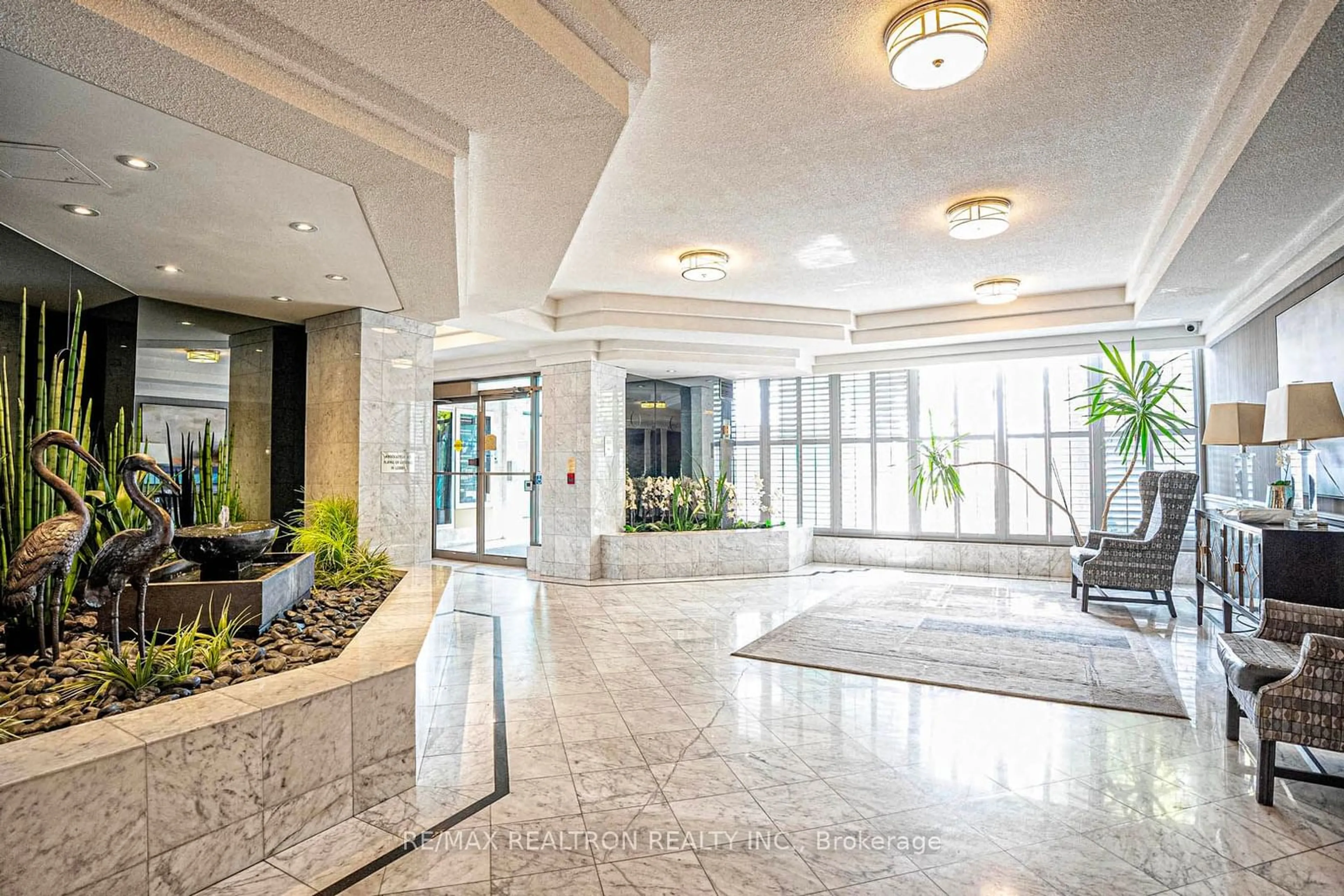 Indoor lobby for 1 Greystone Walk Dr #2089, Toronto Ontario M1K 5J3