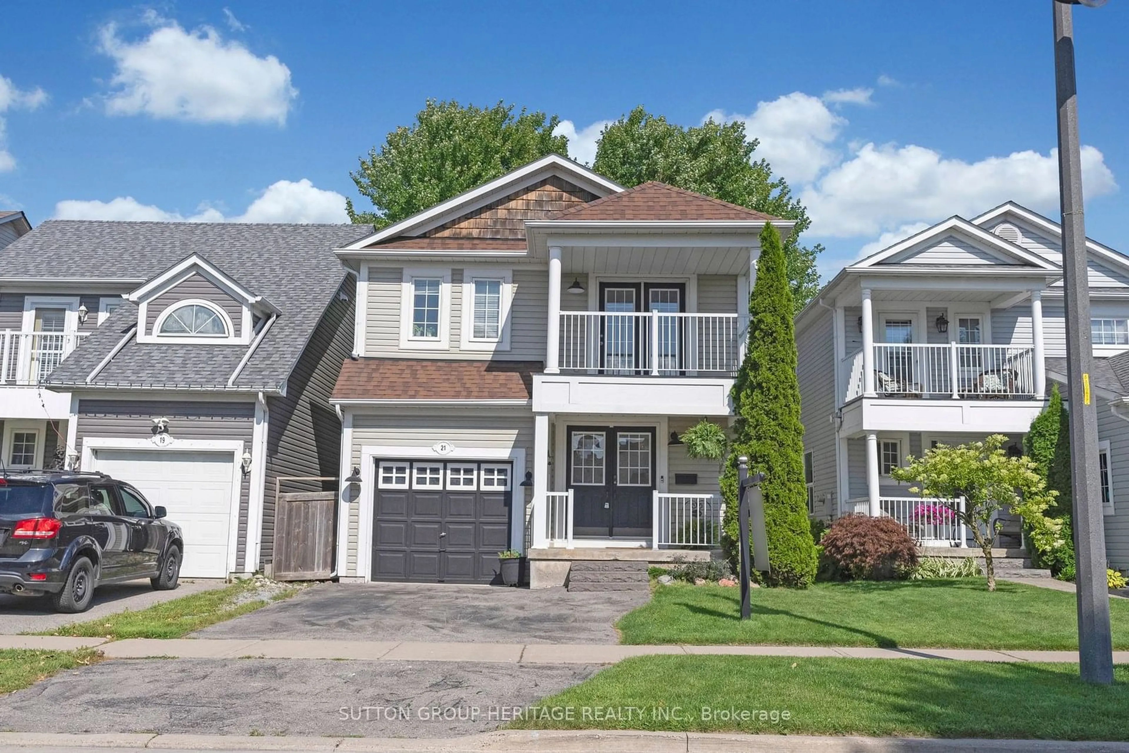 Frontside or backside of a home for 21 Waterview Lane, Clarington Ontario L1B 1N5