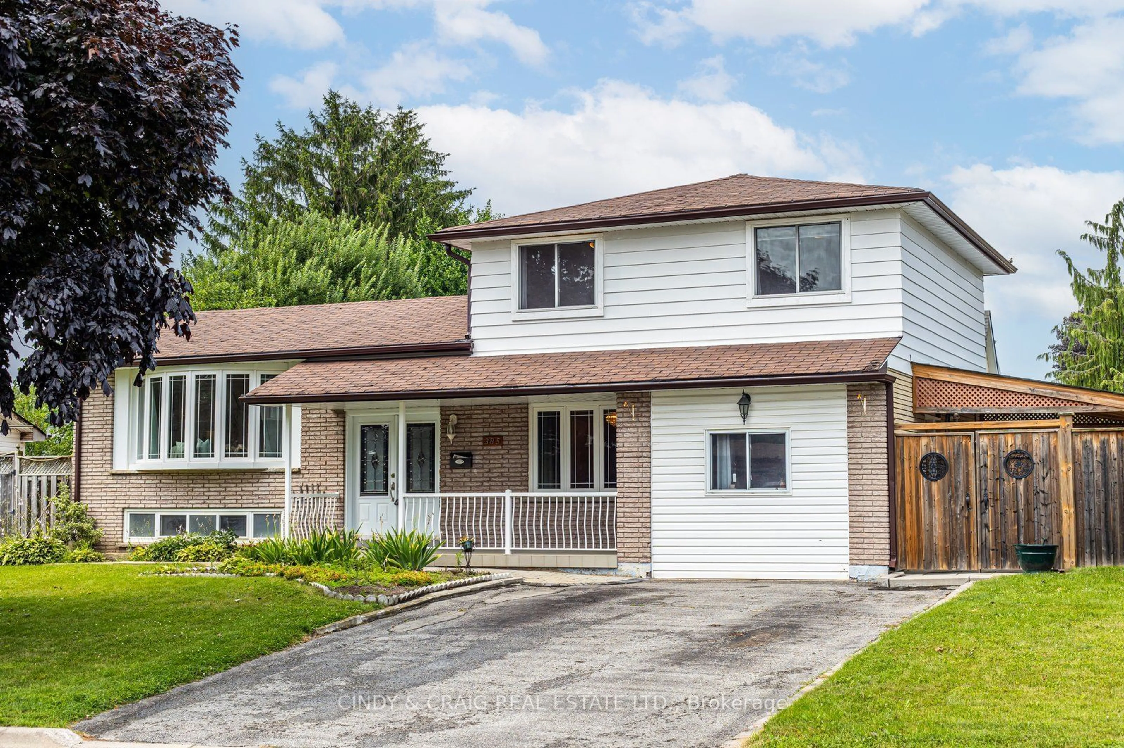 Frontside or backside of a home for 385 Lorindale Dr, Oshawa Ontario L1H 6X7