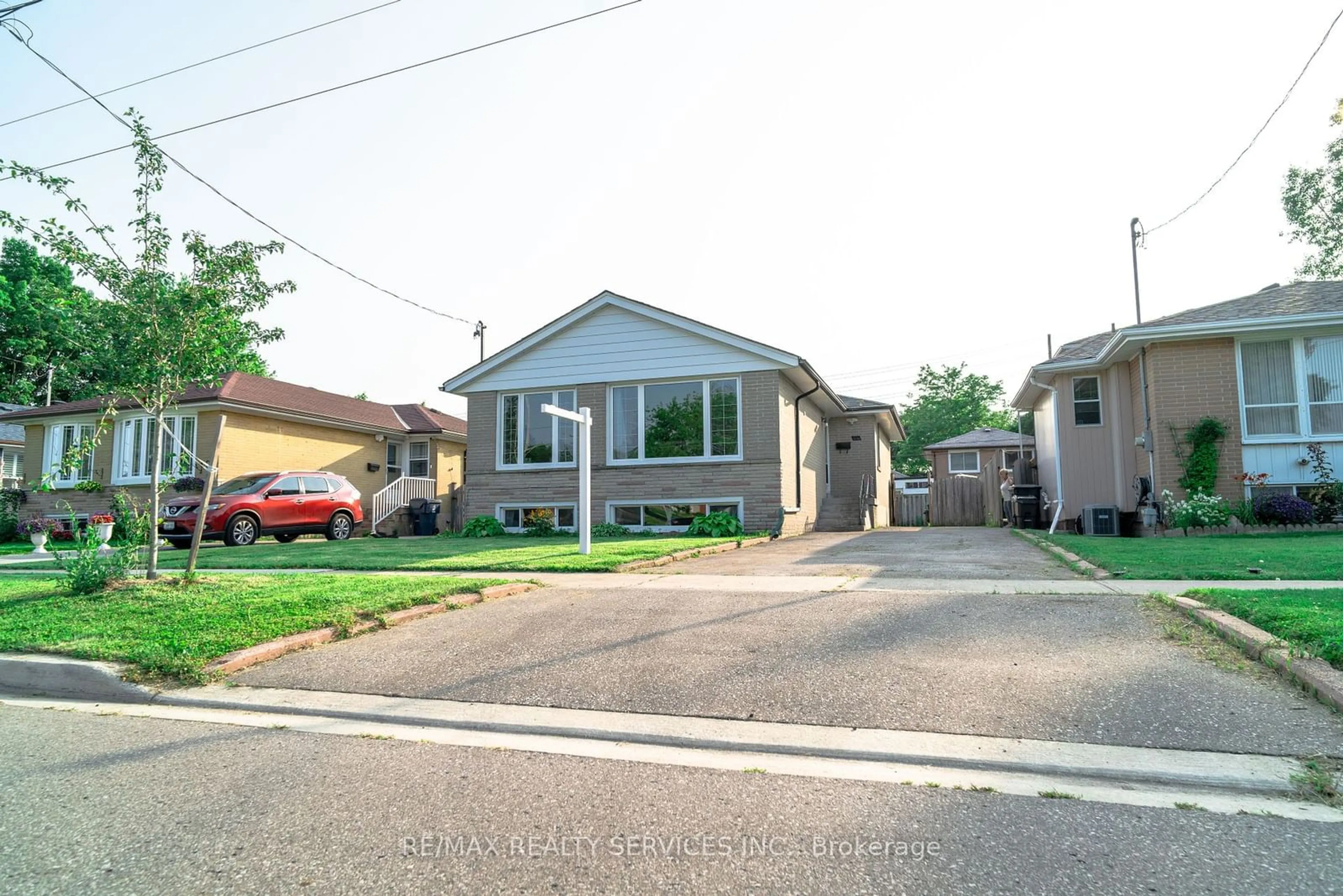 Frontside or backside of a home for 64 Milford Haven Dr, Toronto Ontario M1G 3C8