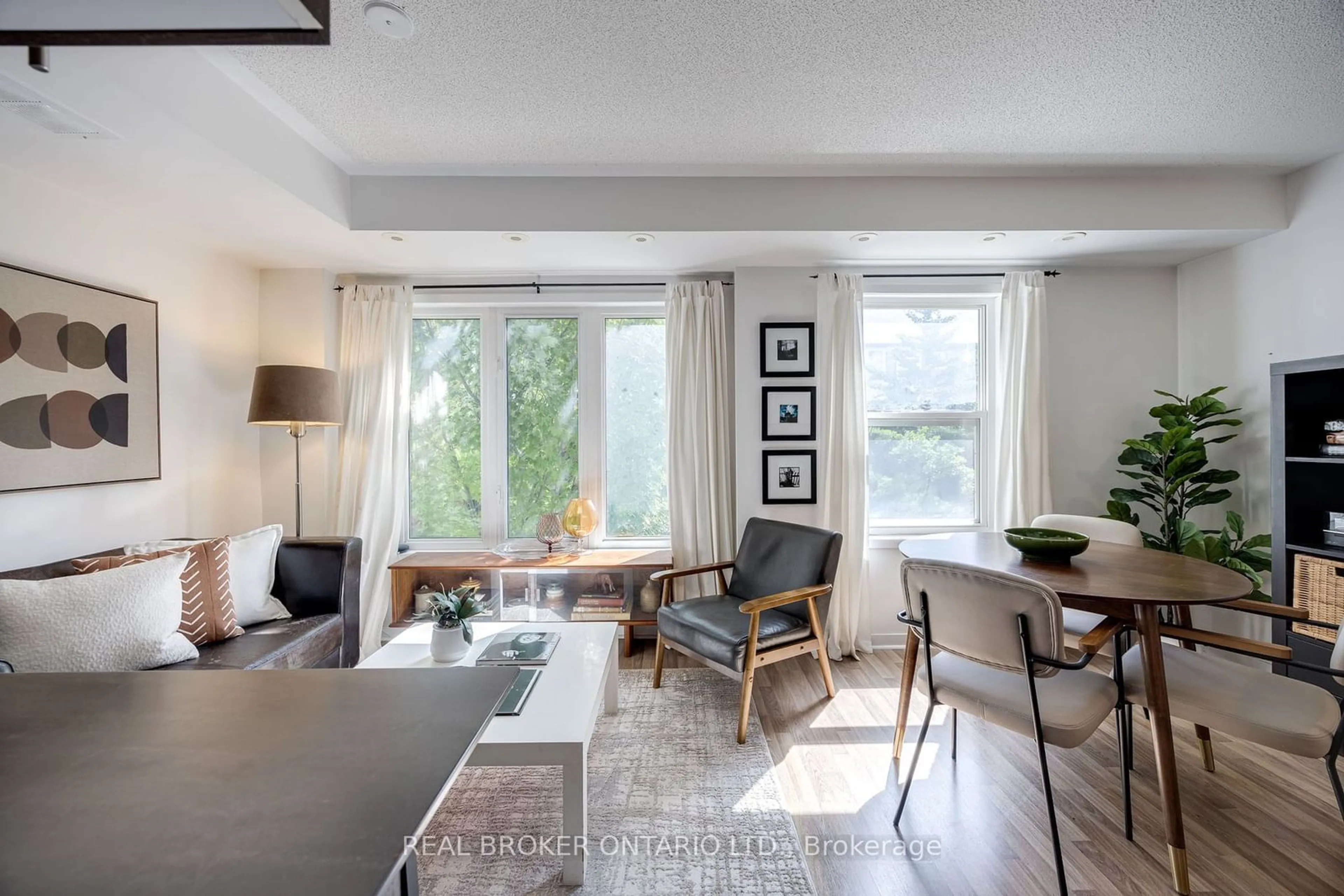 Living room for 88 Munro St #5, Toronto Ontario M4M 2S9